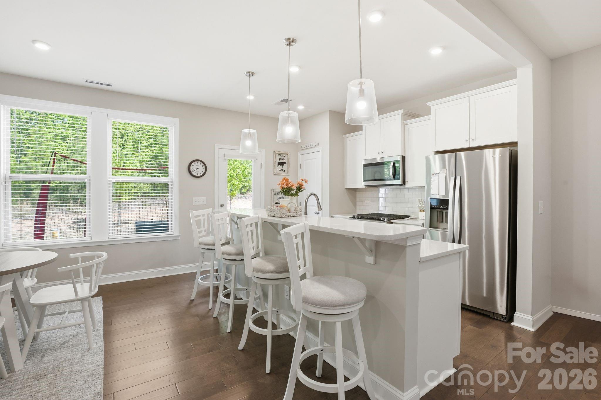 2038 Suttonview Road Property Photo 11
