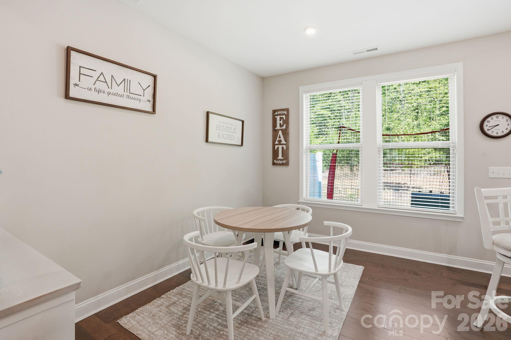 2038 Suttonview Road Property Photo 13