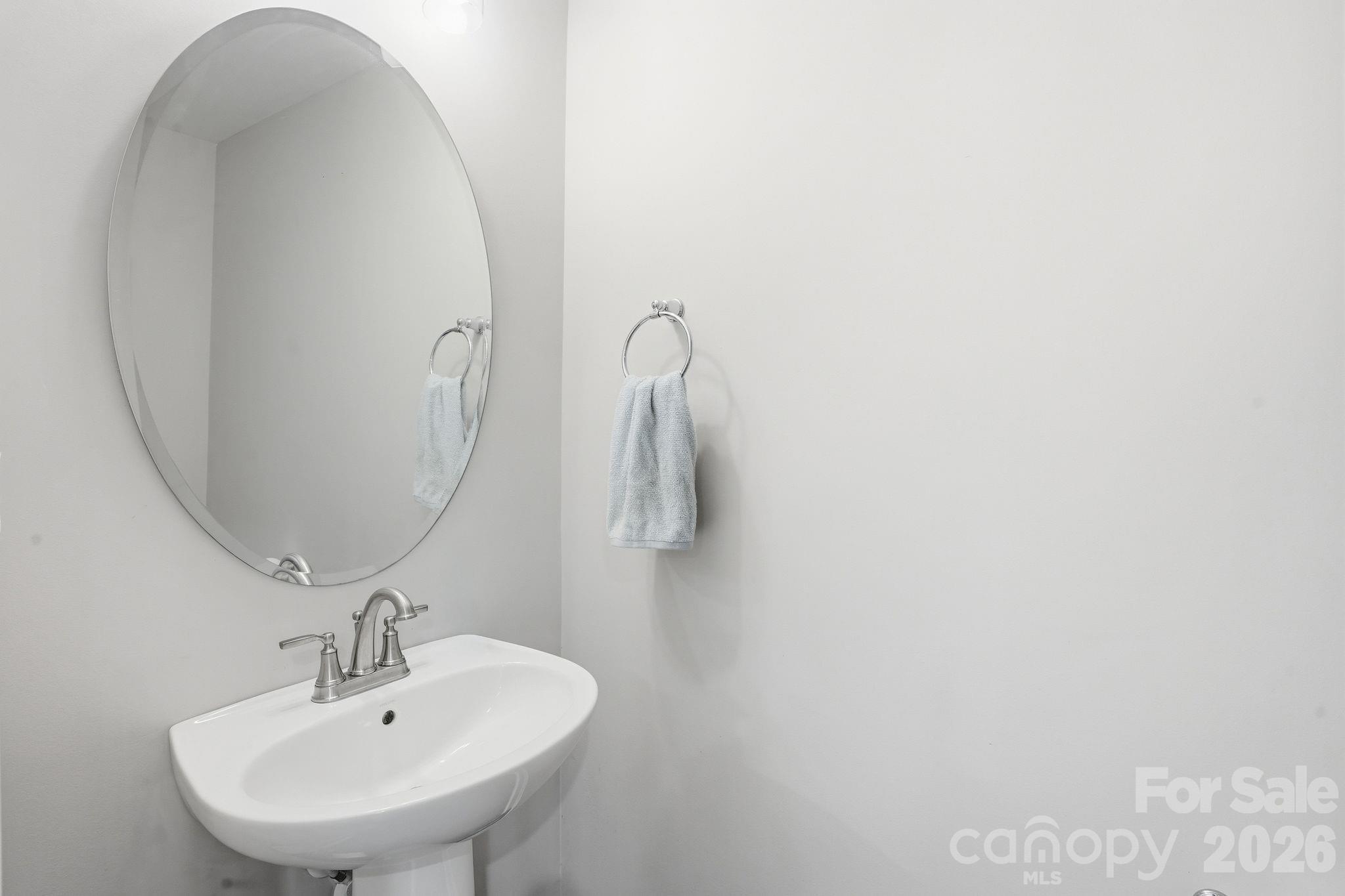 2038 Suttonview Road Property Photo 15