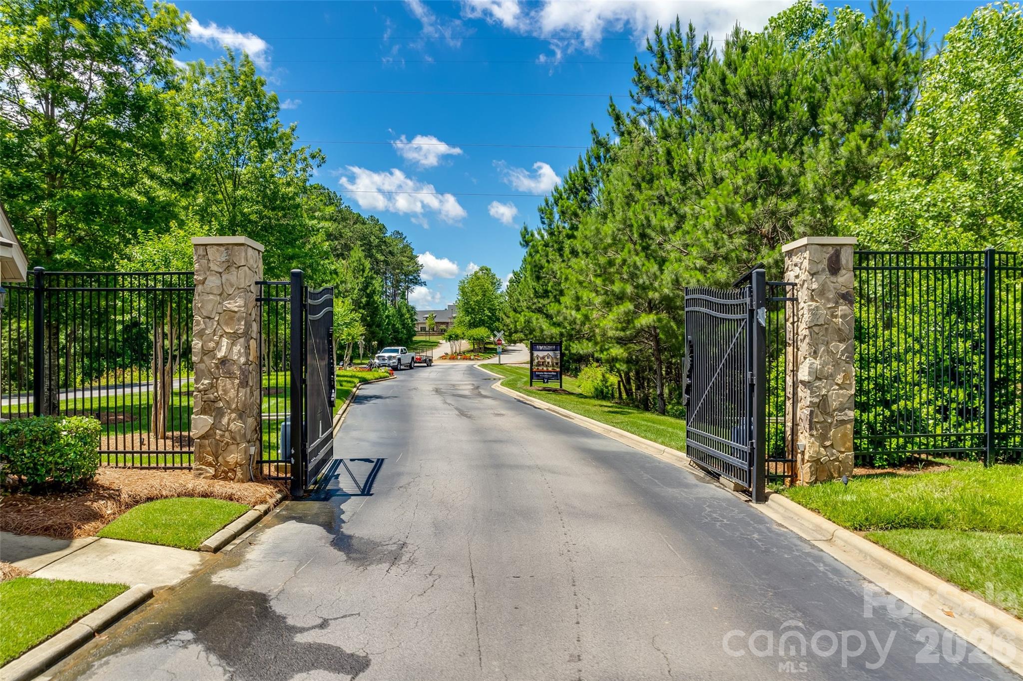 6121 Chimney Bluff Road 6 Property Photo 12