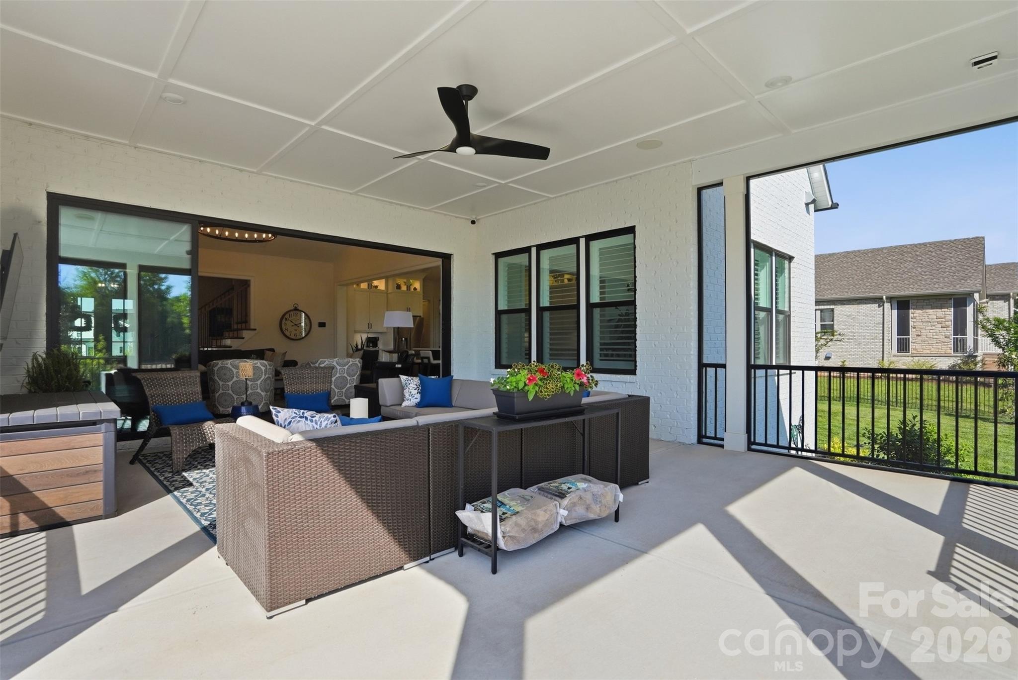 1124 Mesa Way Property Photo 11