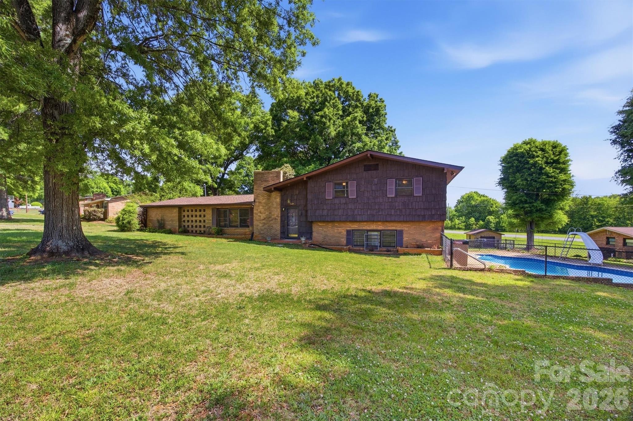 3634 Brookwood Drive Property Photo 4
