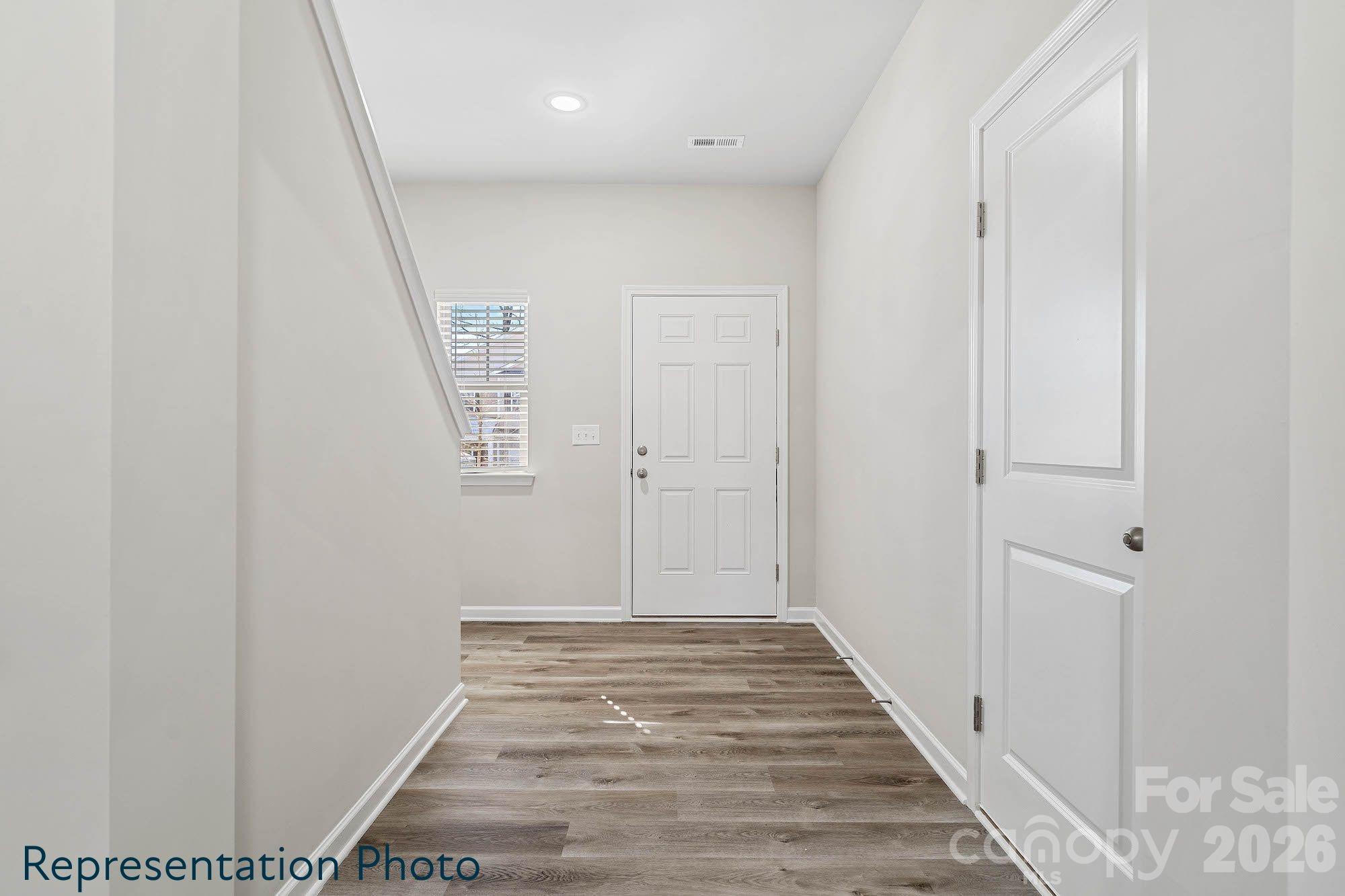 113 Pinnacle Crossing Property Photo 3