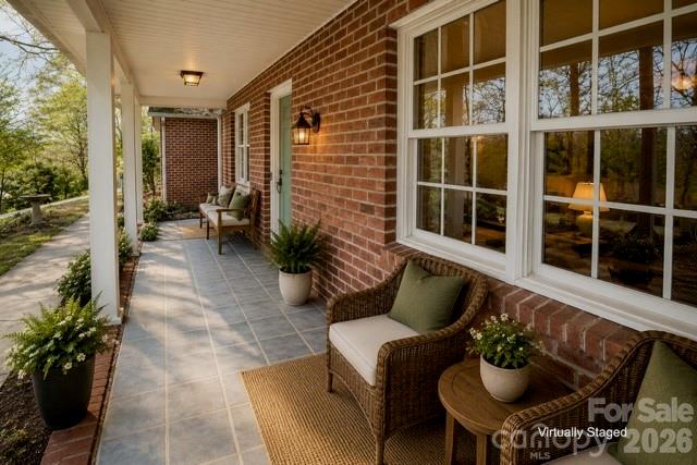 1421 Windsor Street Property Photo 2