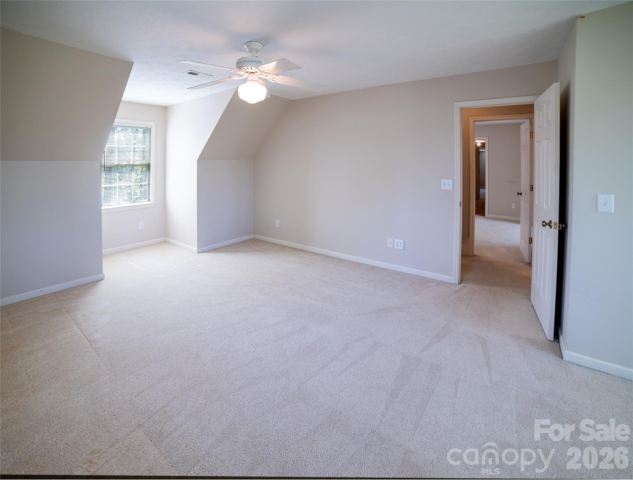 1421 Windsor Street Property Photo 17