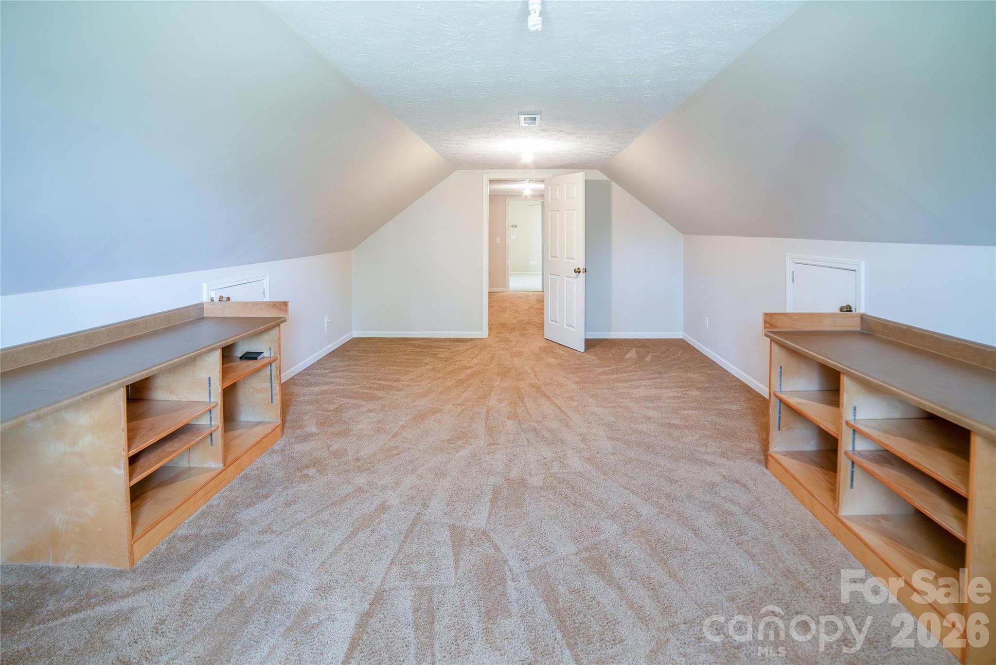 1421 Windsor Street Property Photo 22