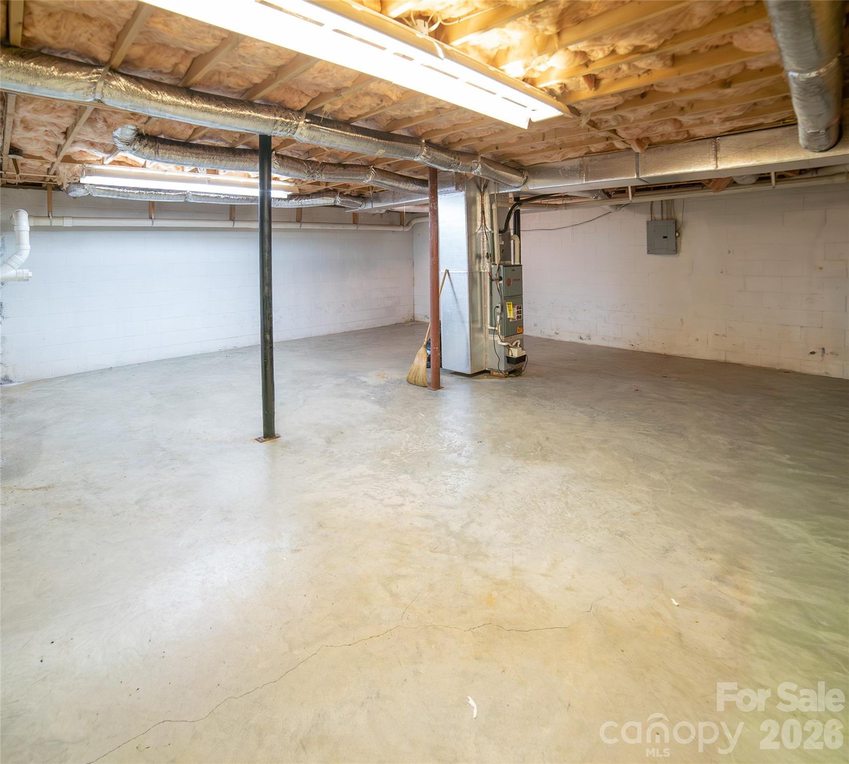 1421 Windsor Street Property Photo 25
