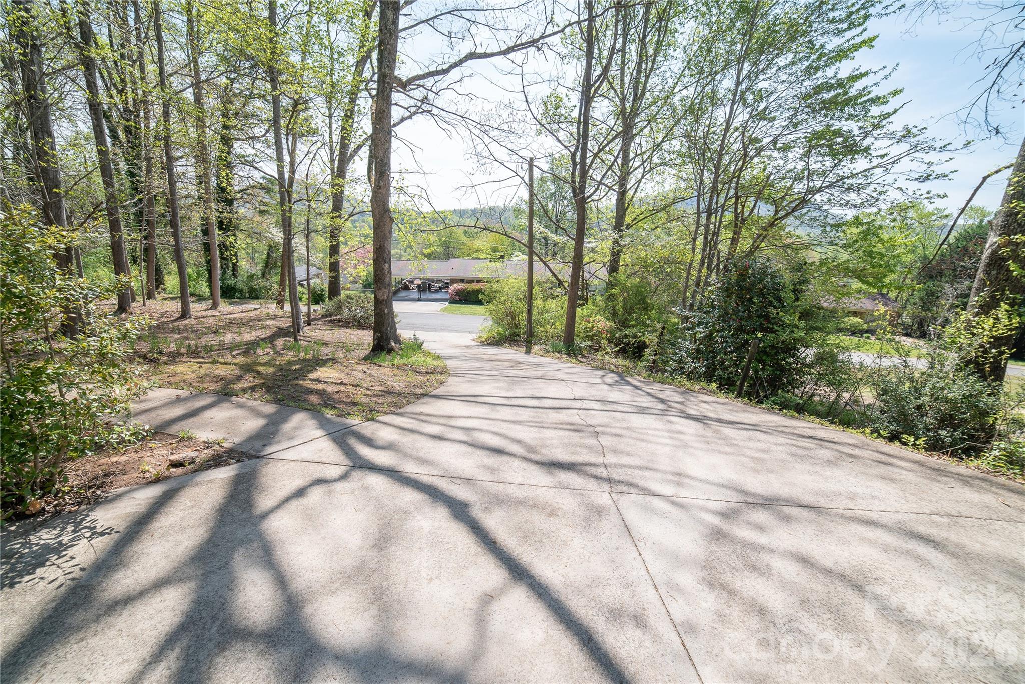 1421 Windsor Street Property Photo 27