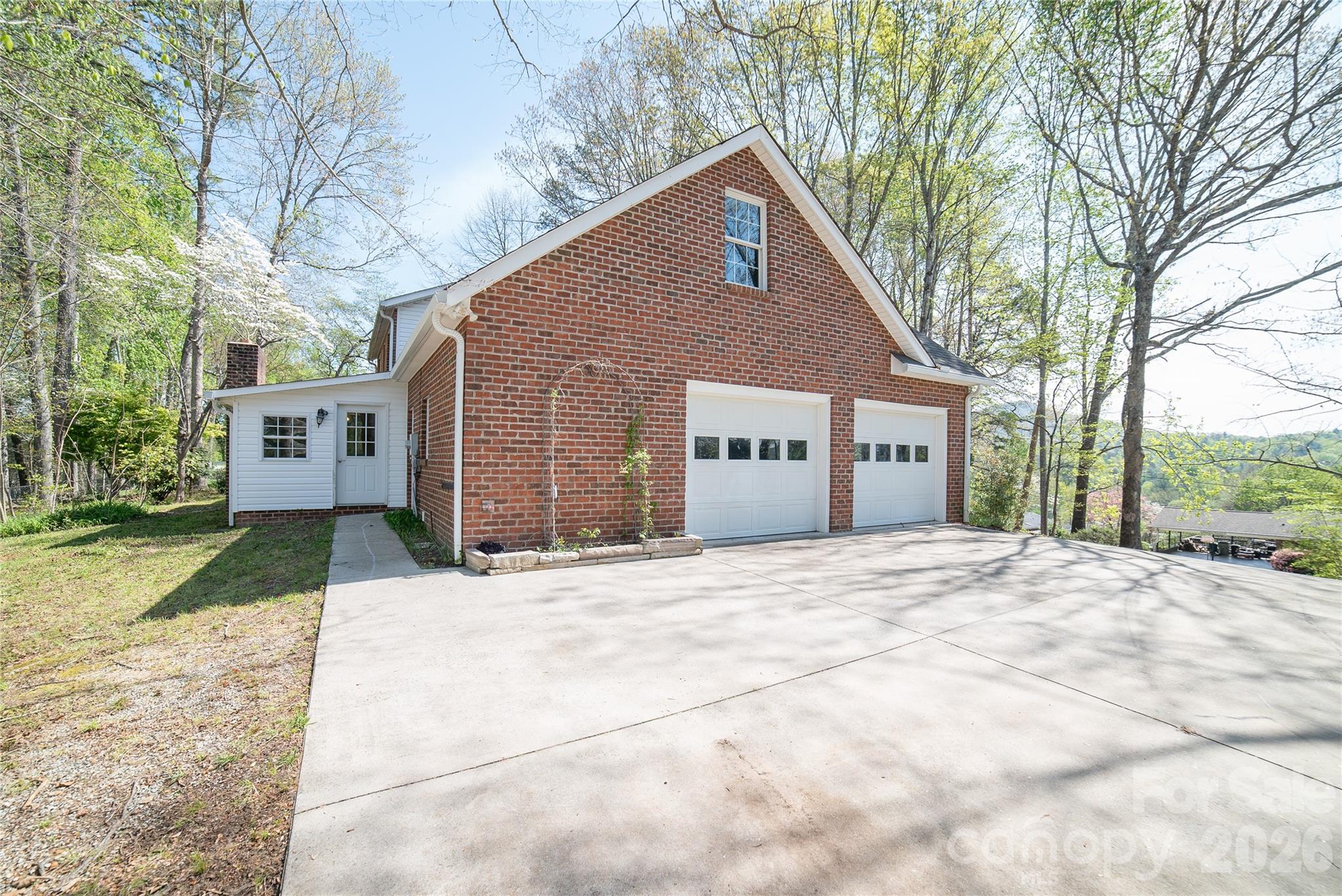 1421 Windsor Street Property Photo 29