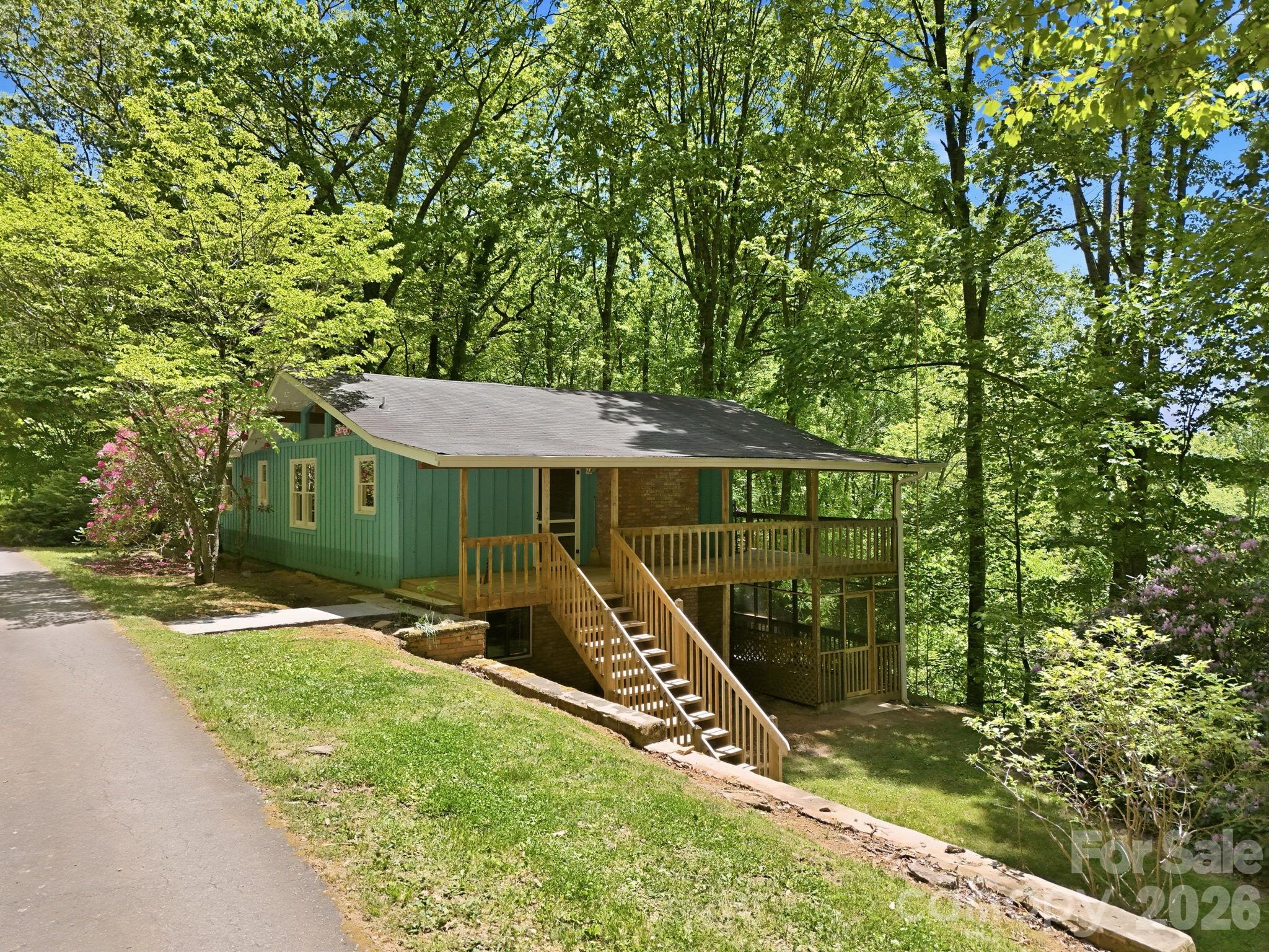 169 Sleepy Hollow Lane Property Photo 1