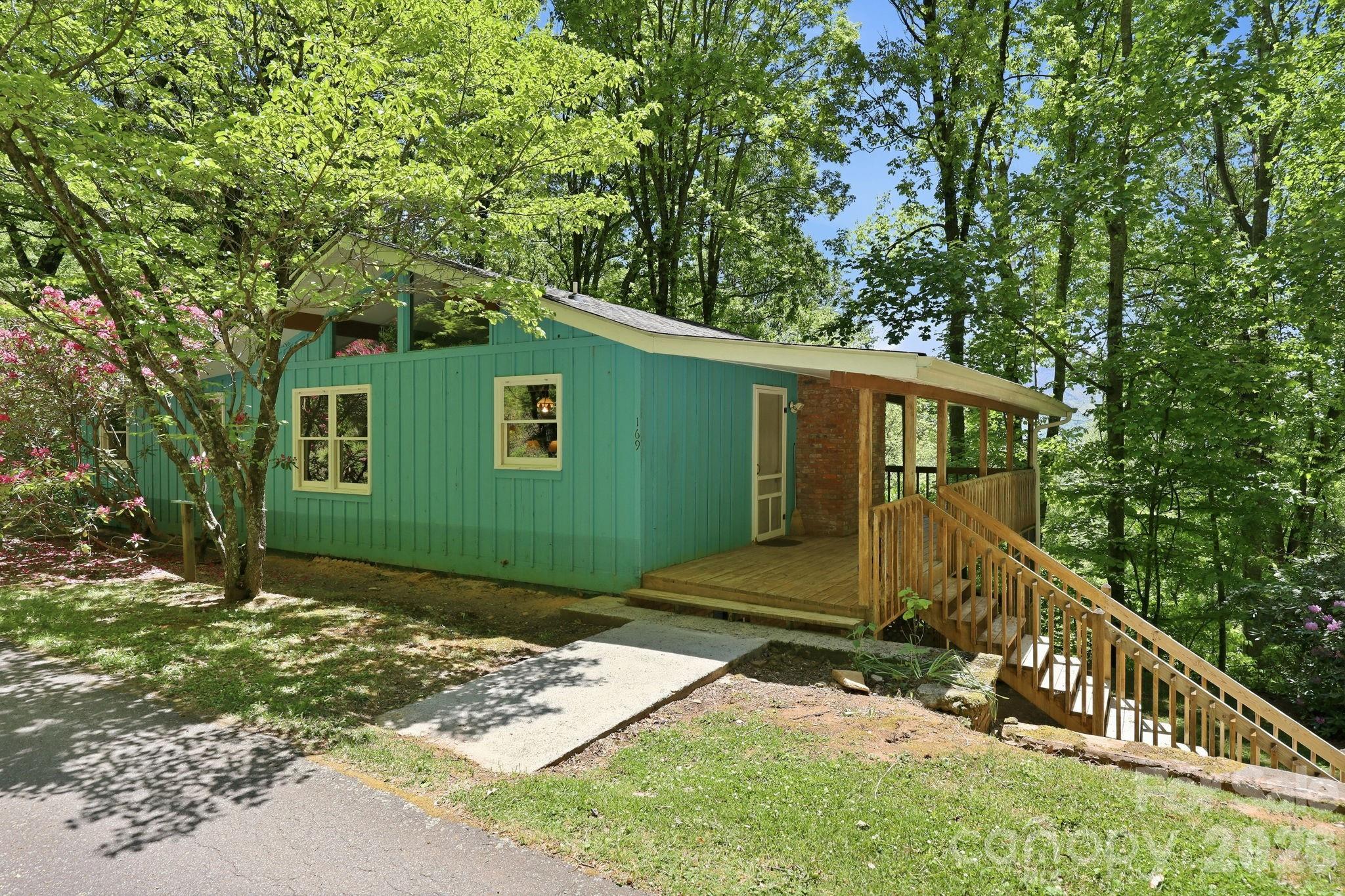 169 Sleepy Hollow Lane Property Photo 3