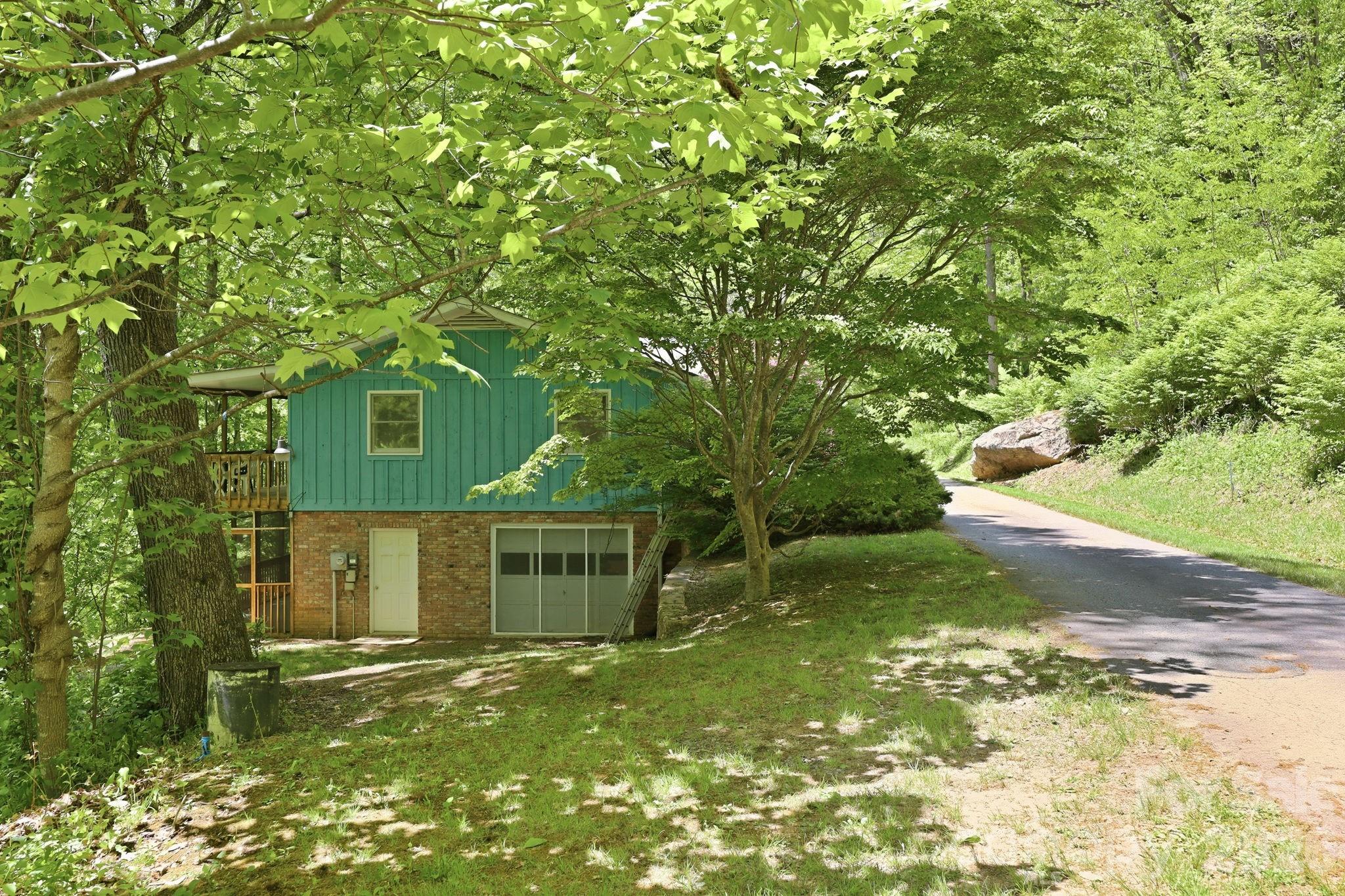 169 Sleepy Hollow Lane Property Photo 4