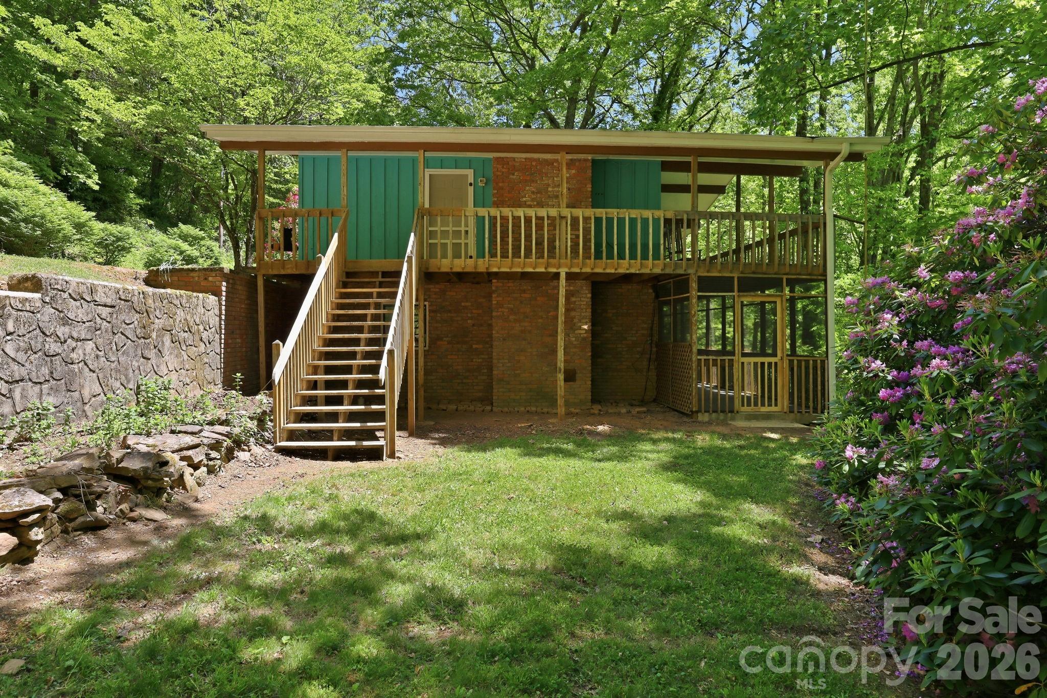 169 Sleepy Hollow Lane Property Photo 5