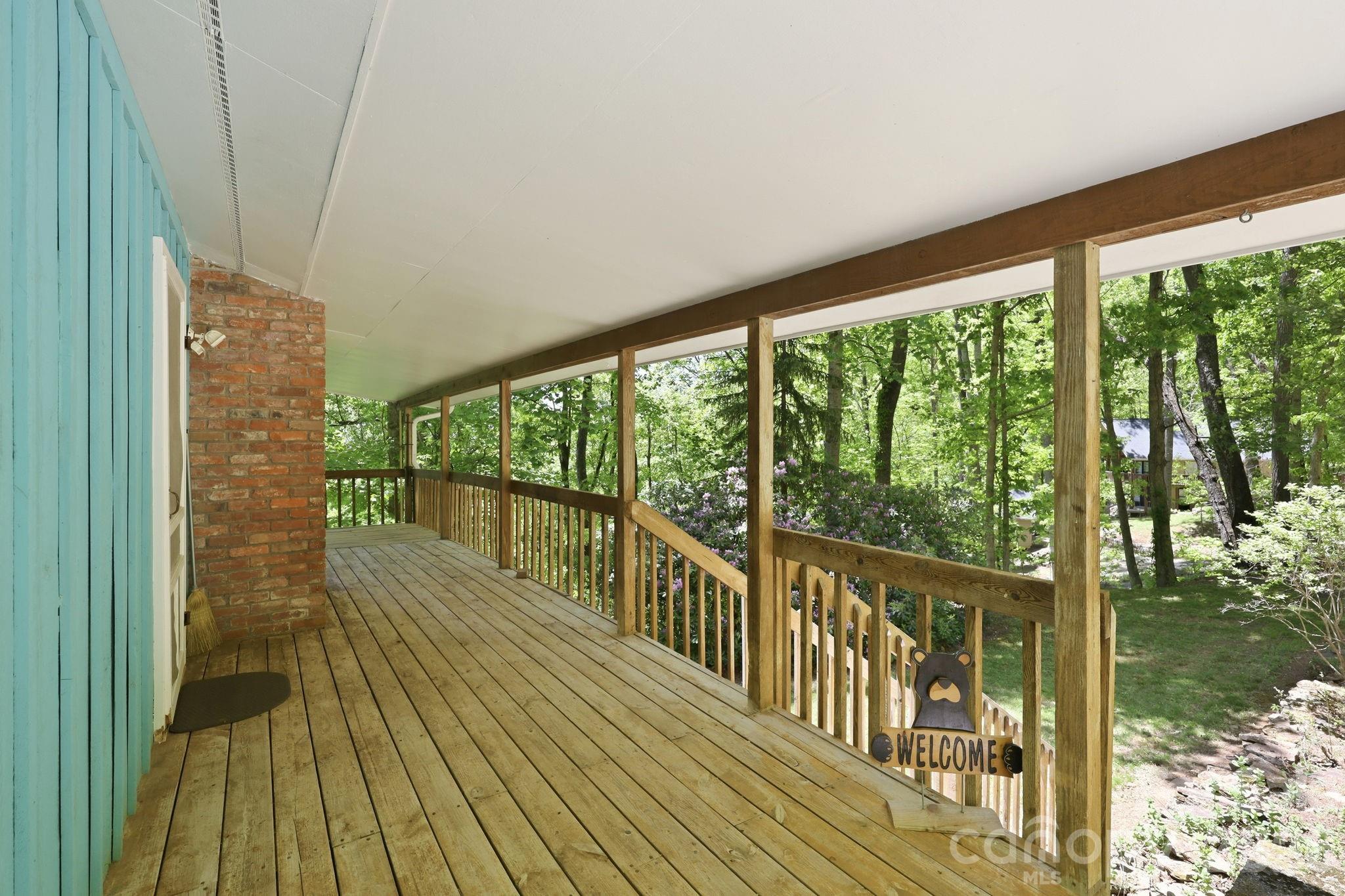 169 Sleepy Hollow Lane Property Photo 9