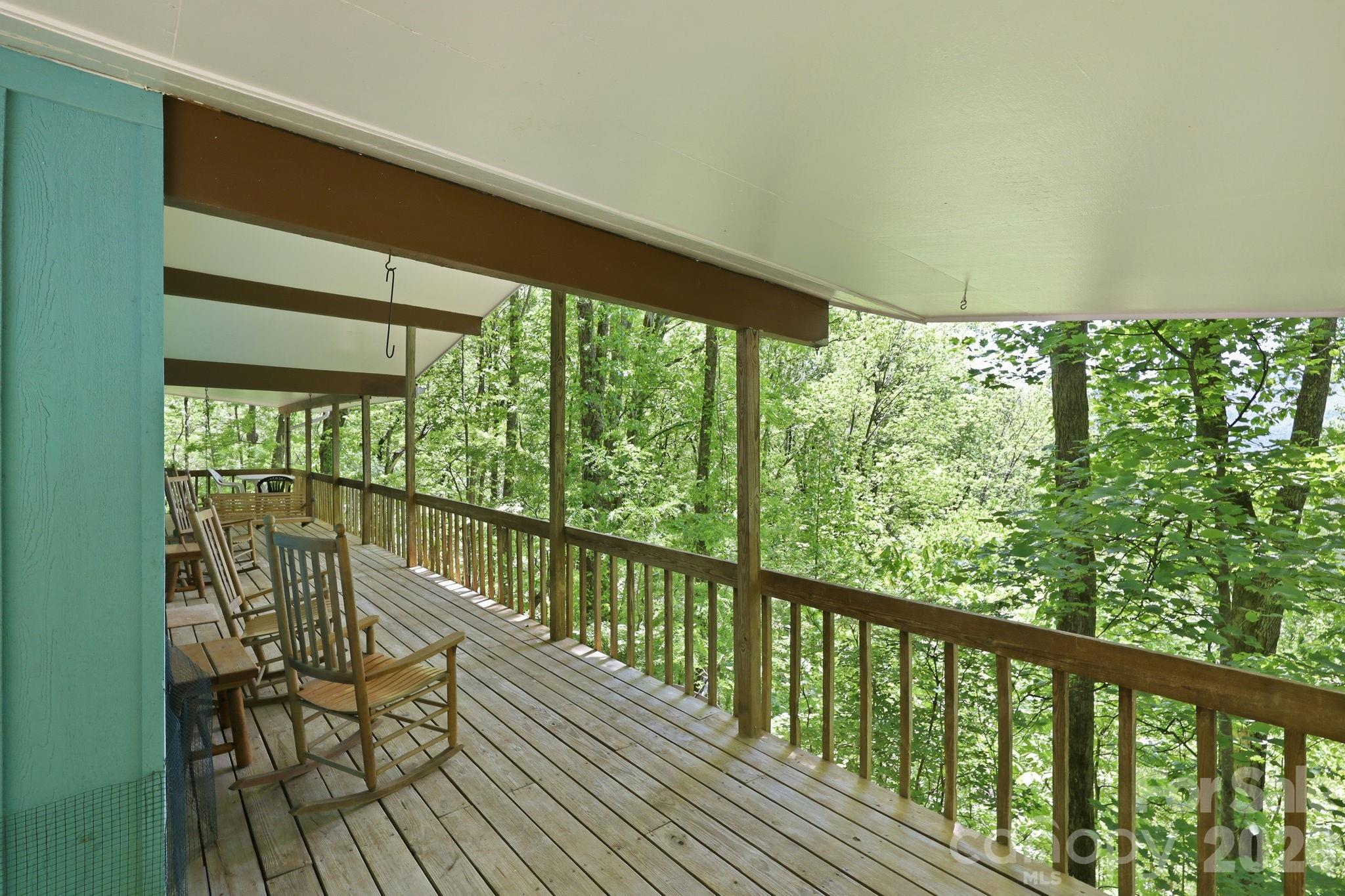 169 Sleepy Hollow Lane Property Photo 10