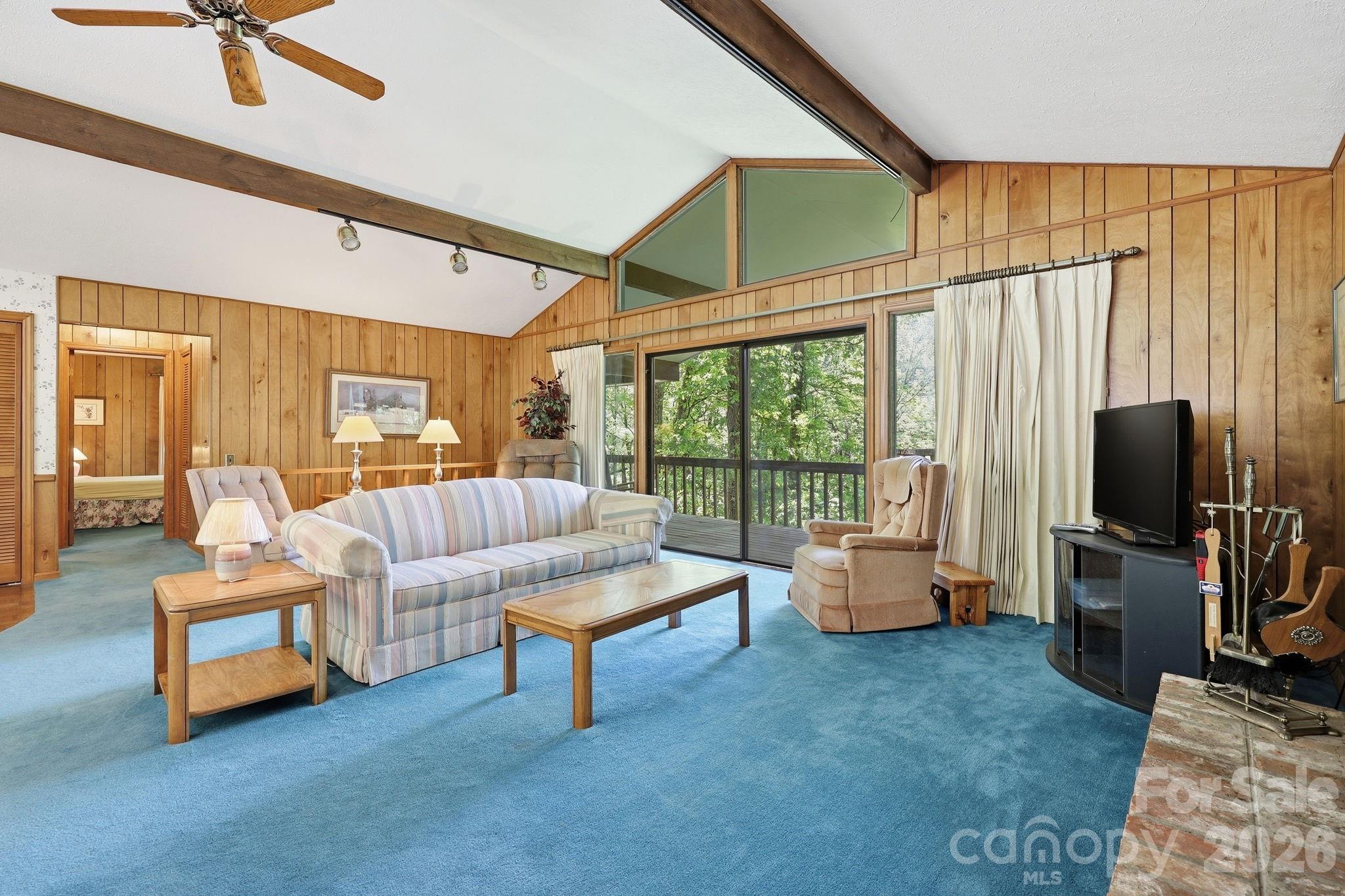 169 Sleepy Hollow Lane Property Photo 12