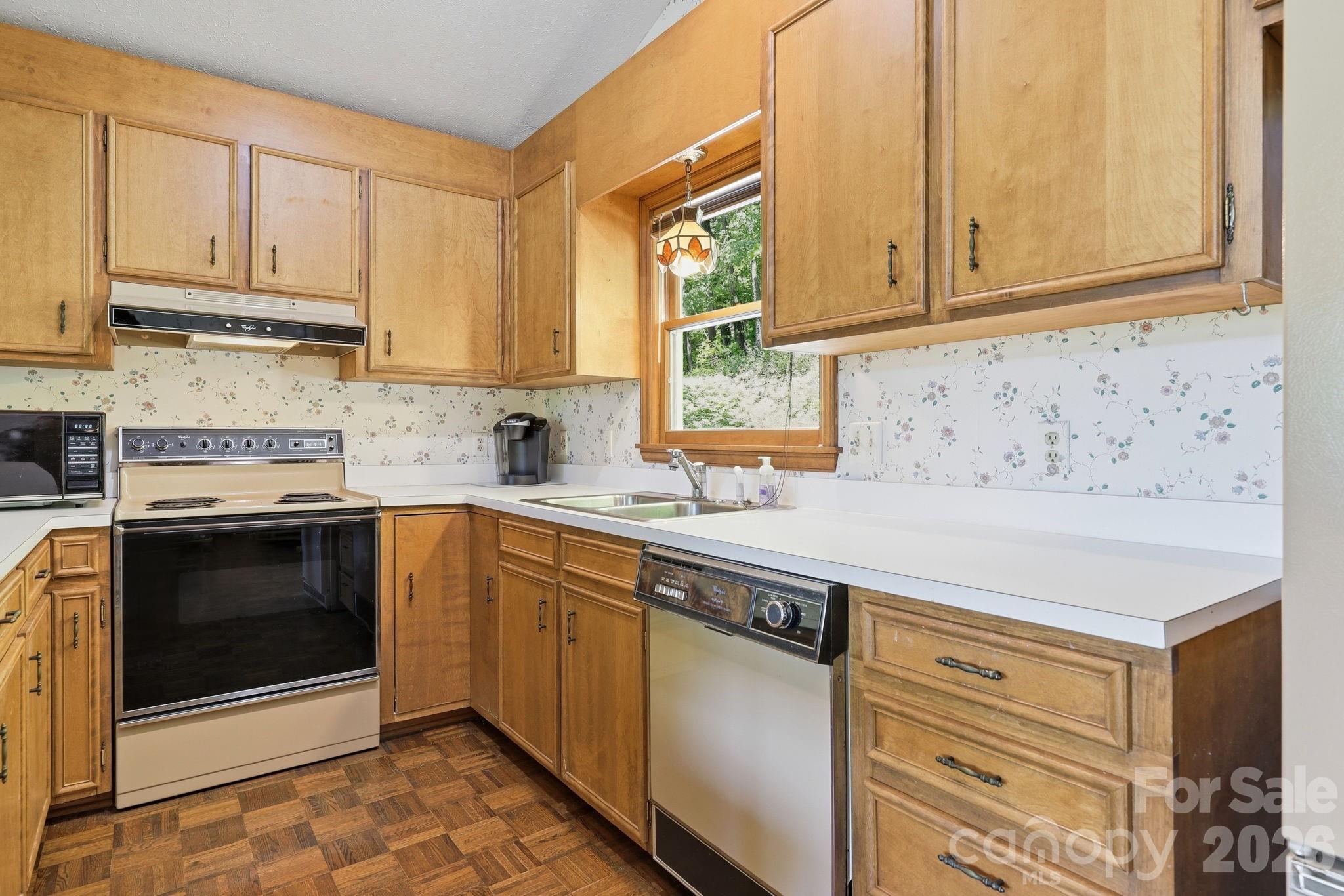 169 Sleepy Hollow Lane Property Photo 16