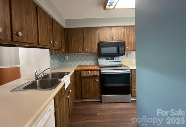 7352 Pebblestone Drive A Property Photo 9
