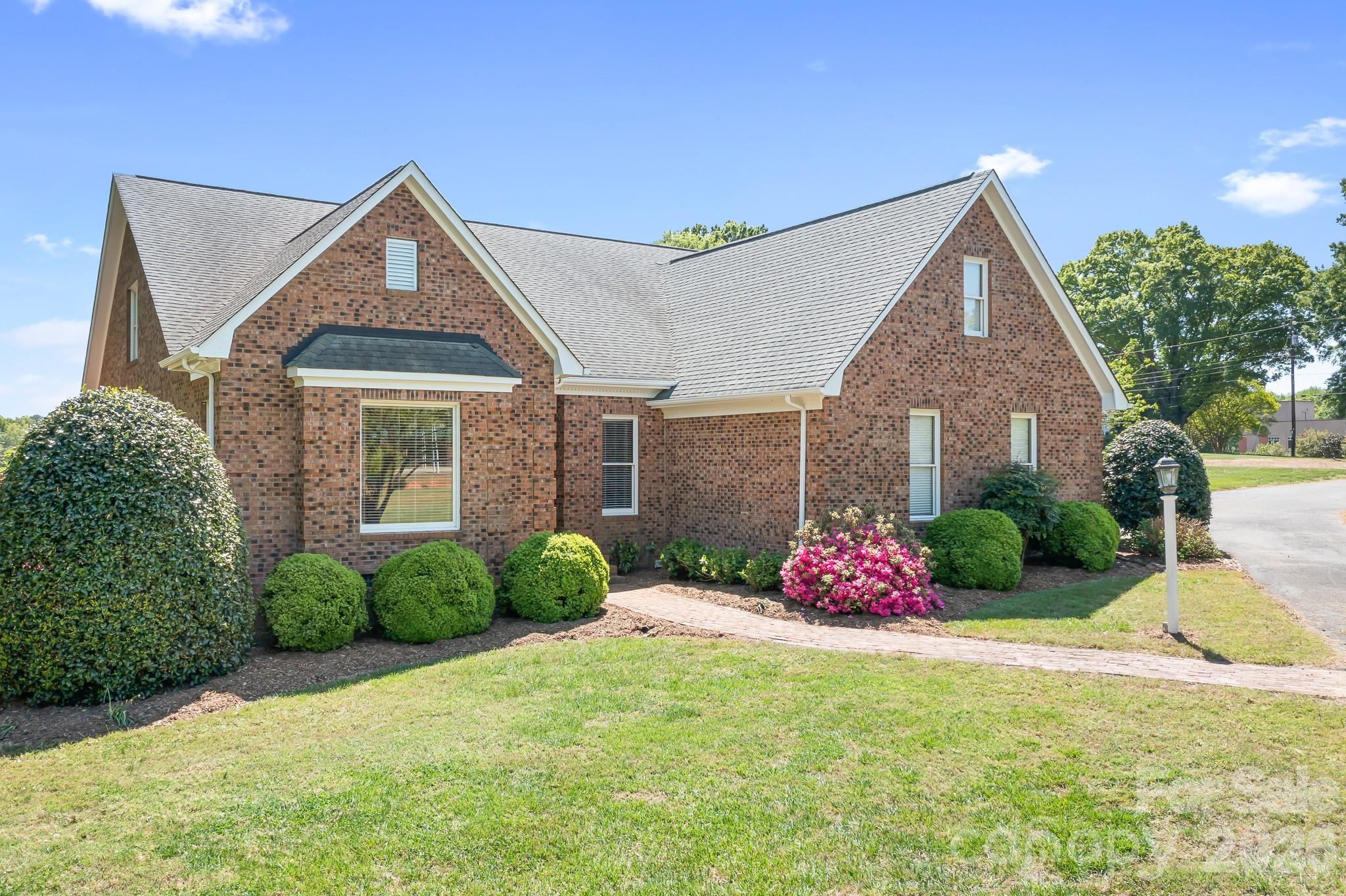 11690 Bain School Road Property Photo 3