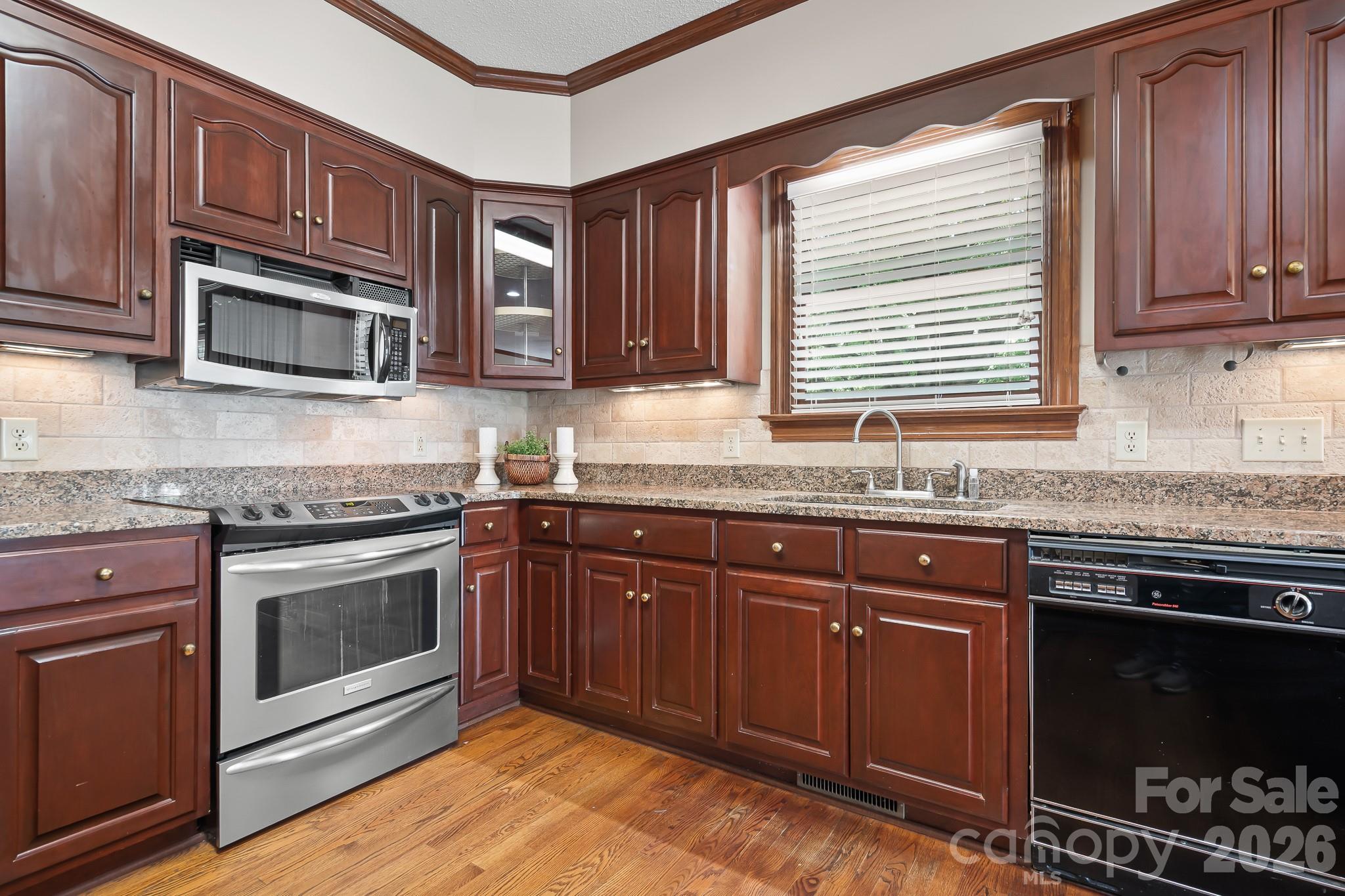 11690 Bain School Road Property Photo 8
