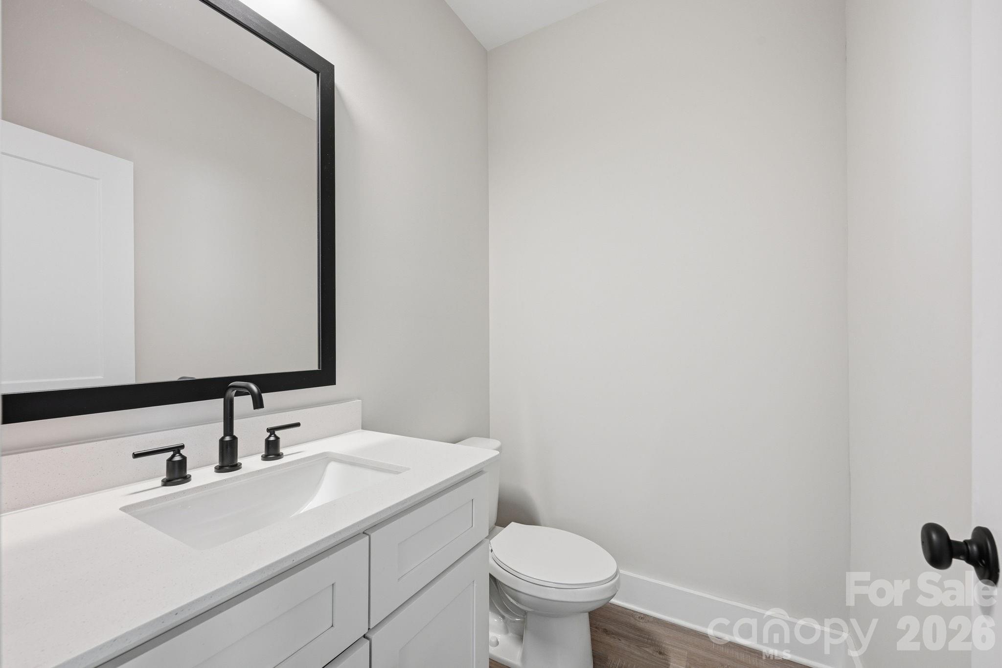 1534 W Horah Street Property Photo 6