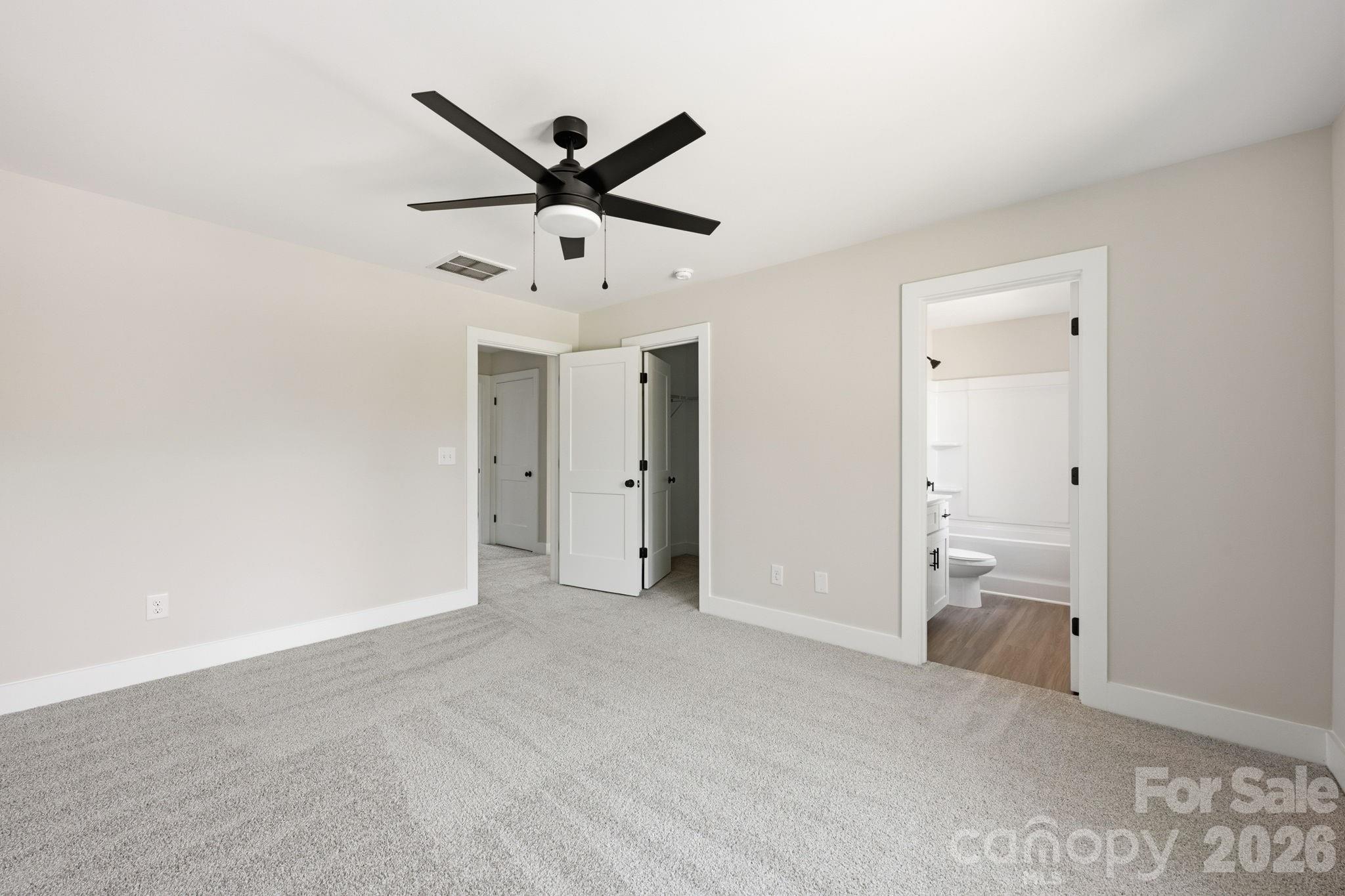 1534 W Horah Street Property Photo 8