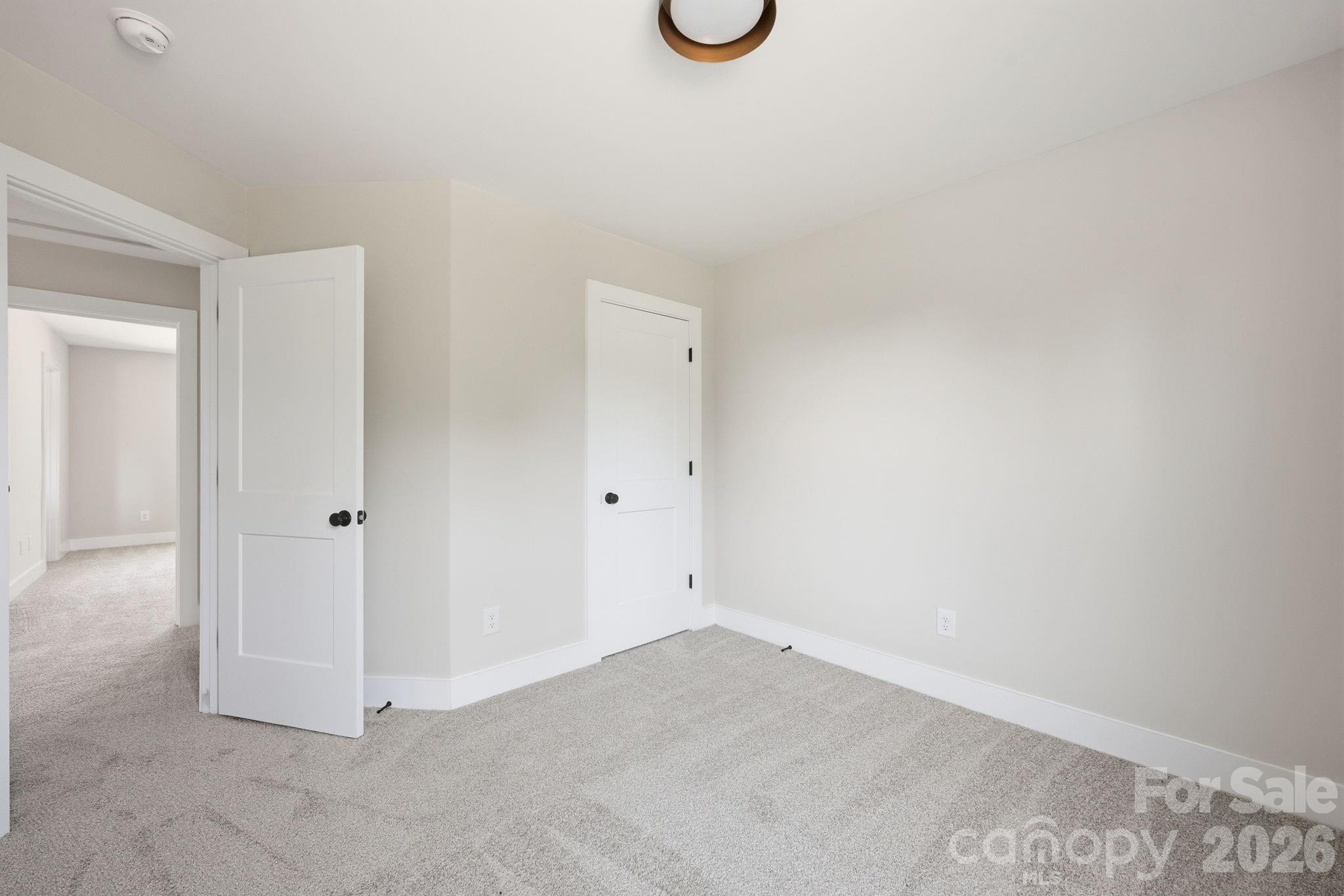 1534 W Horah Street Property Photo 10