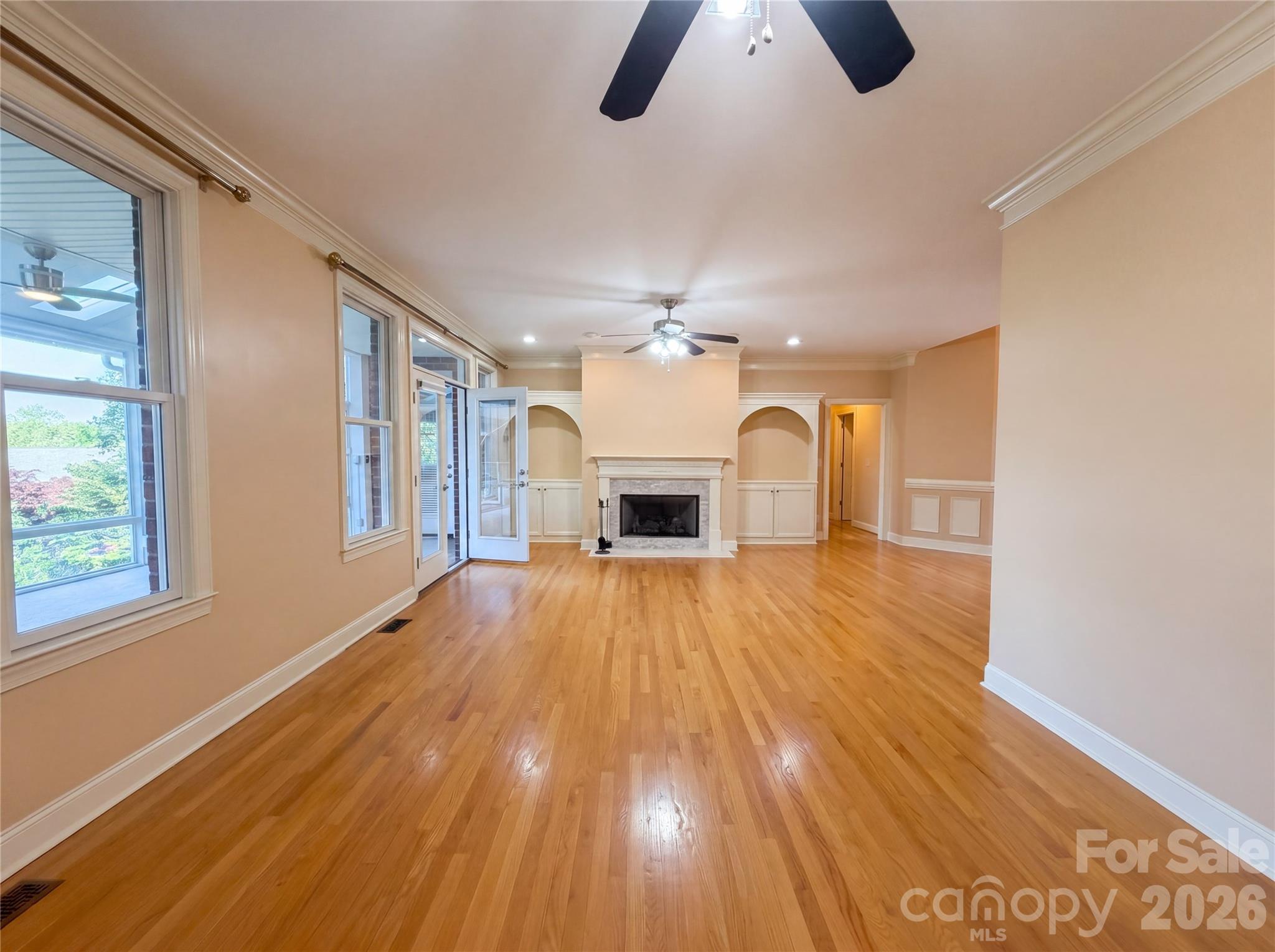 142 Canterbury Crossing Property Photo 3