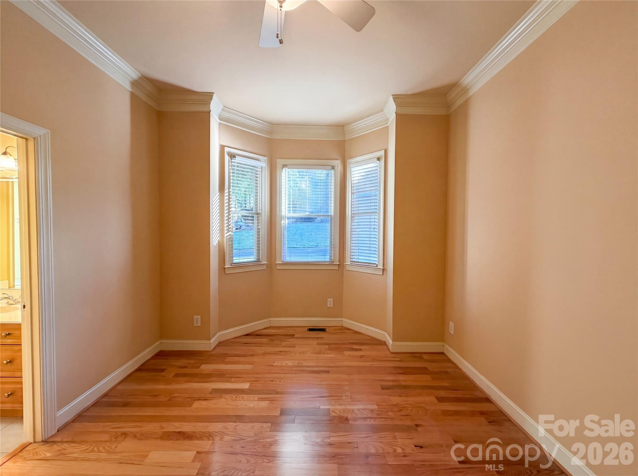 142 Canterbury Crossing Property Photo 4