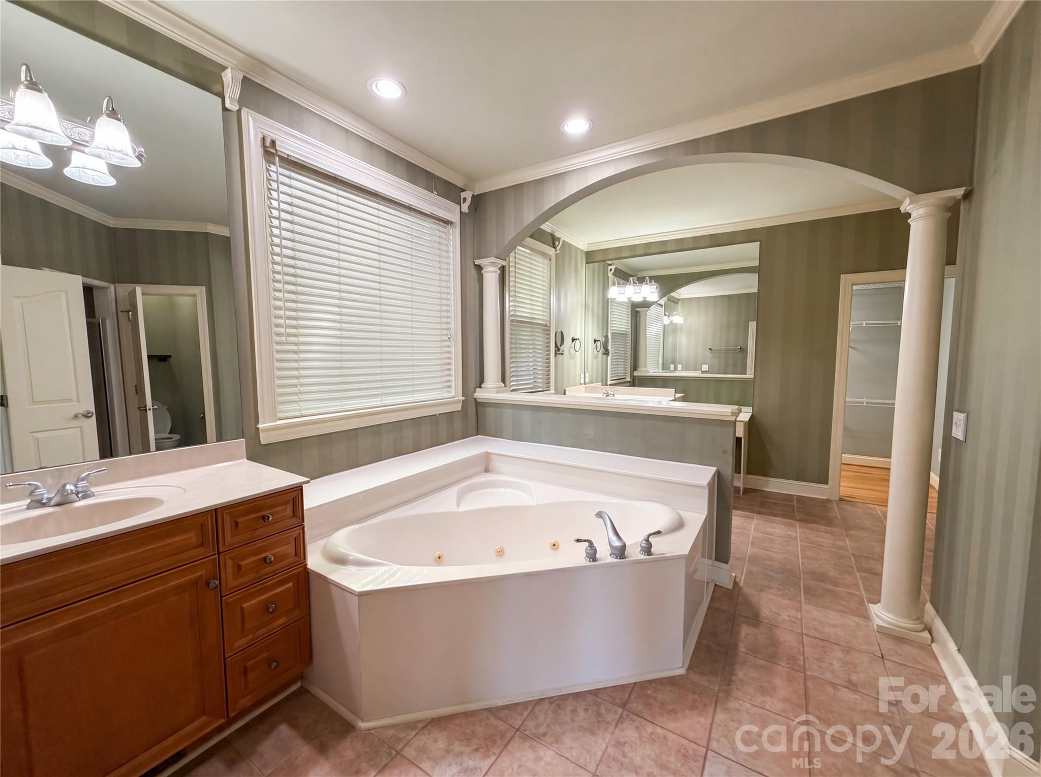 142 Canterbury Crossing Property Photo 12