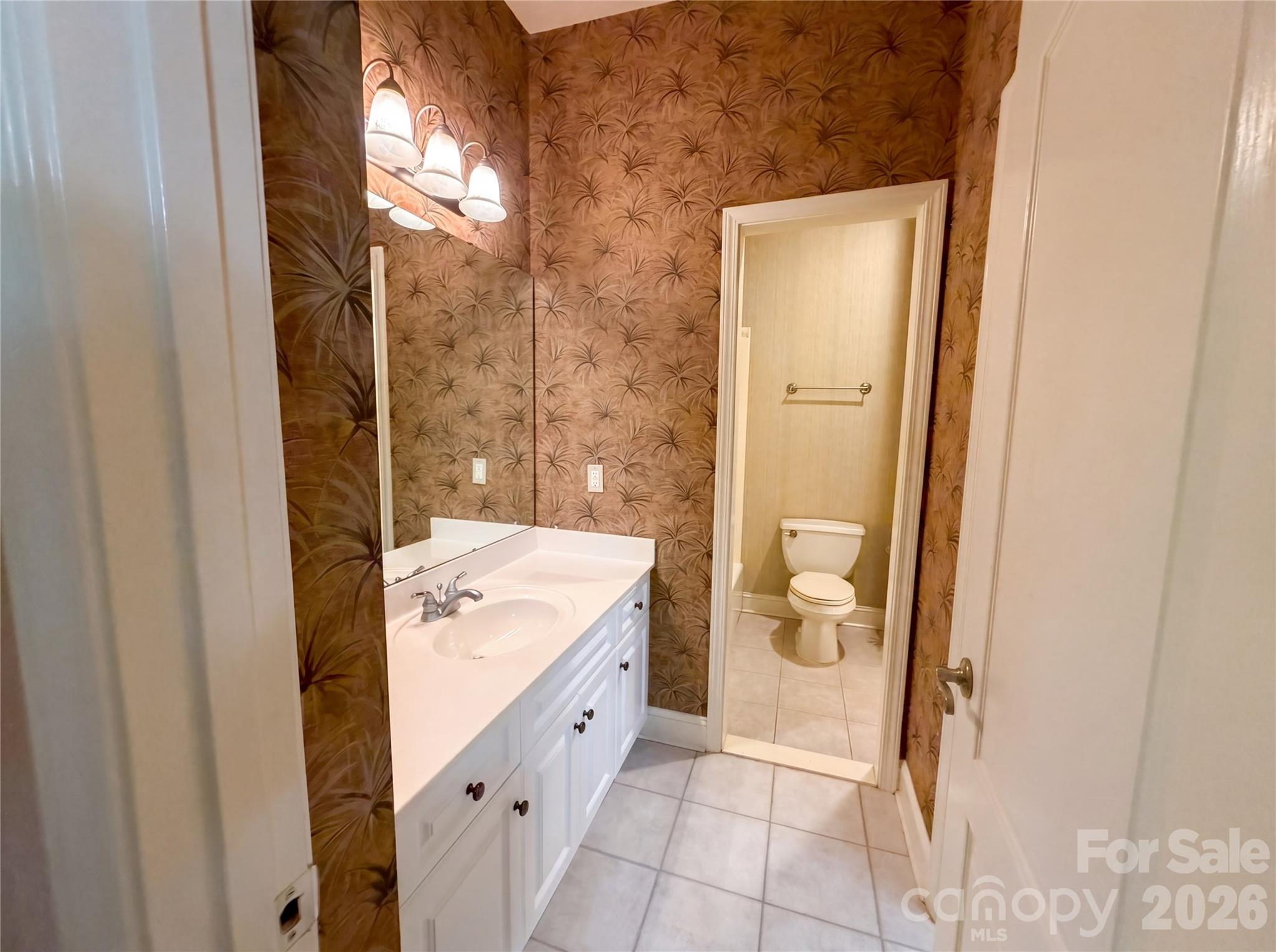 142 Canterbury Crossing Property Photo 13