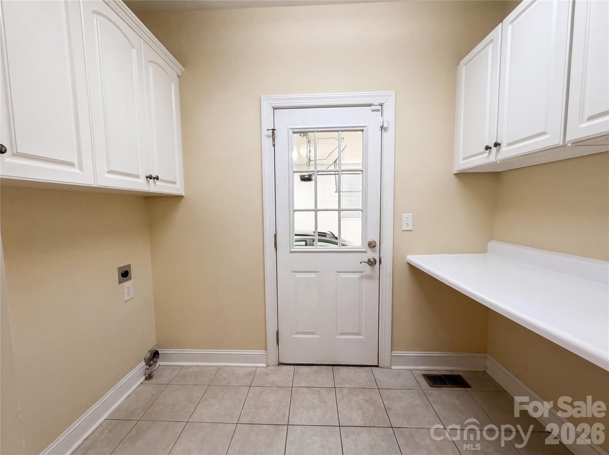 142 Canterbury Crossing Property Photo 18