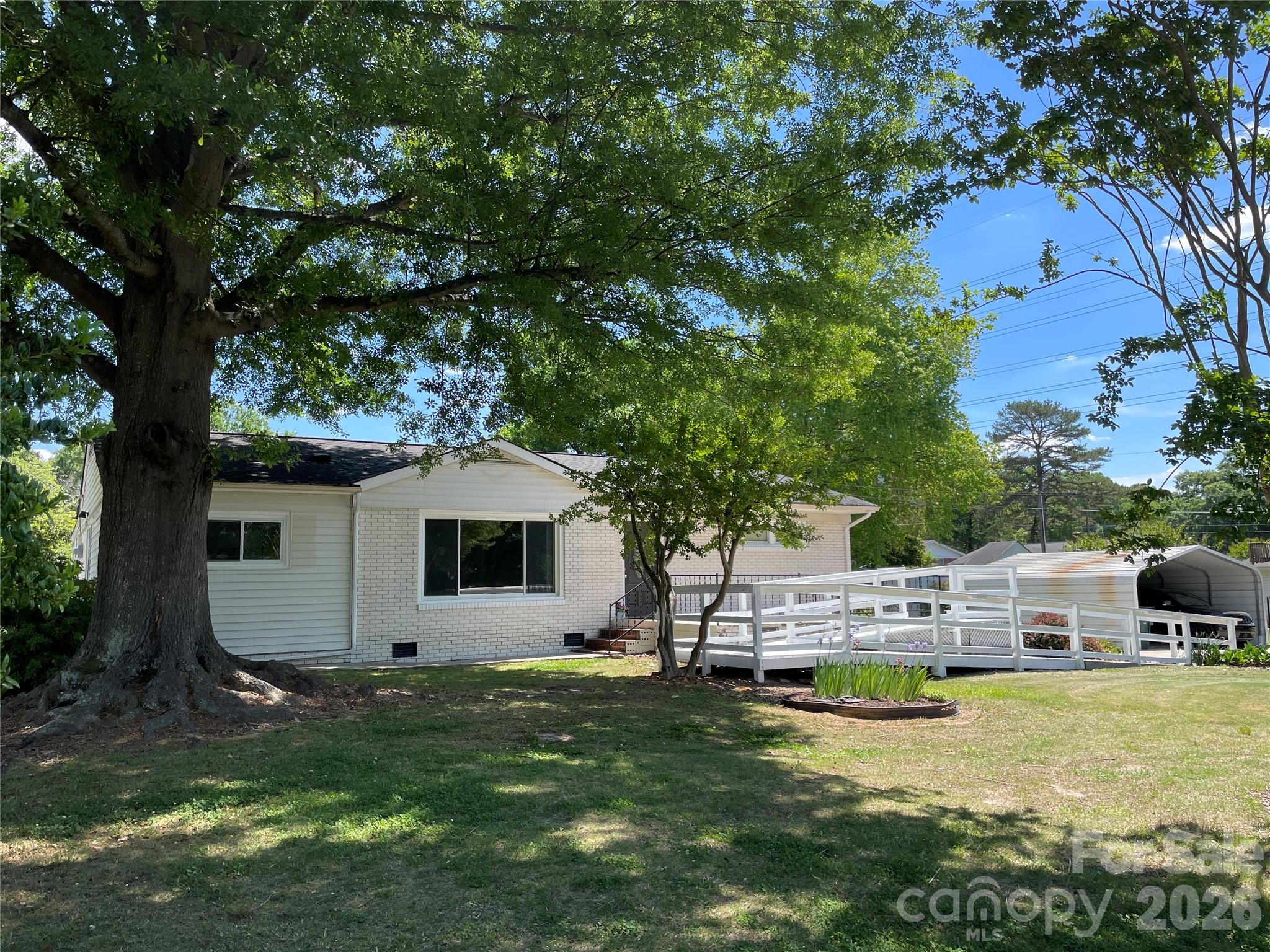 1748 Old West Lane Property Photo 3