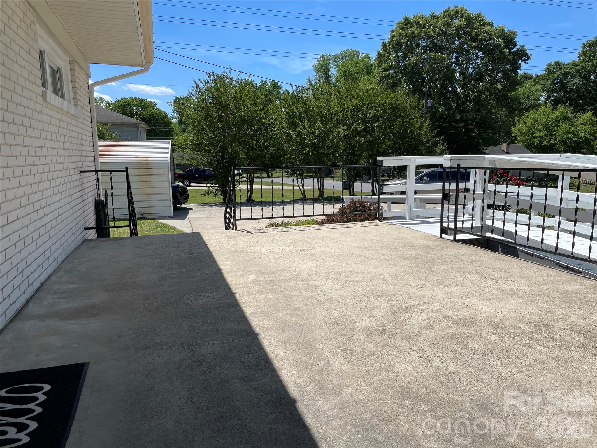 1748 Old West Lane Property Photo 7