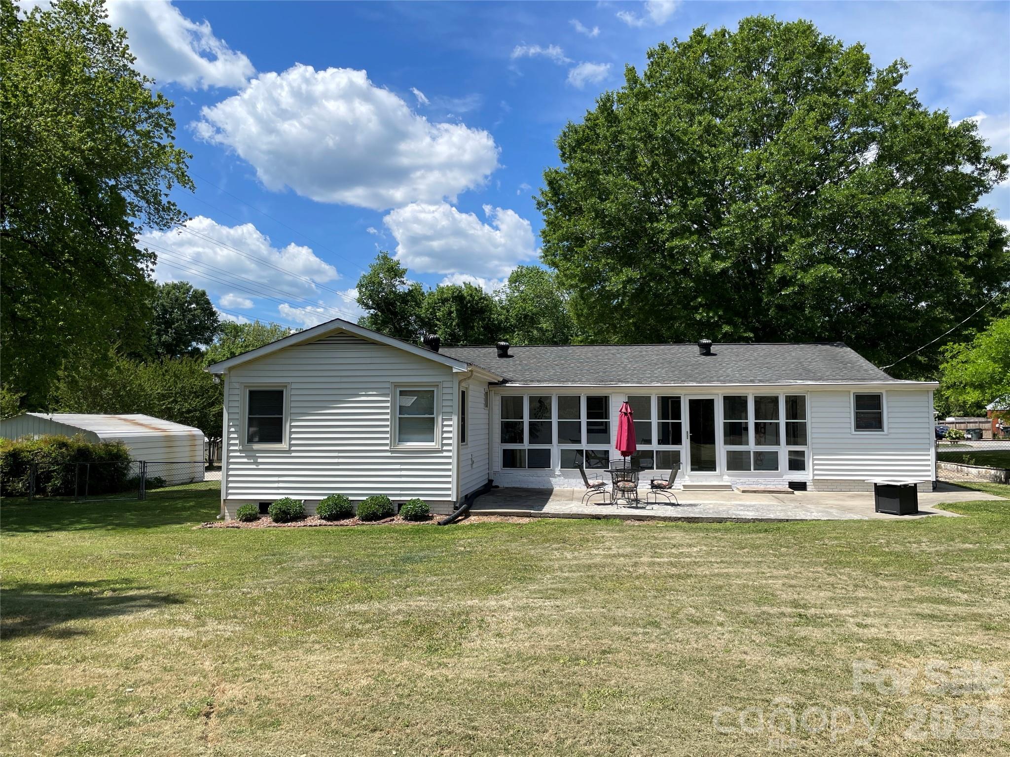 1748 Old West Lane Property Photo 10