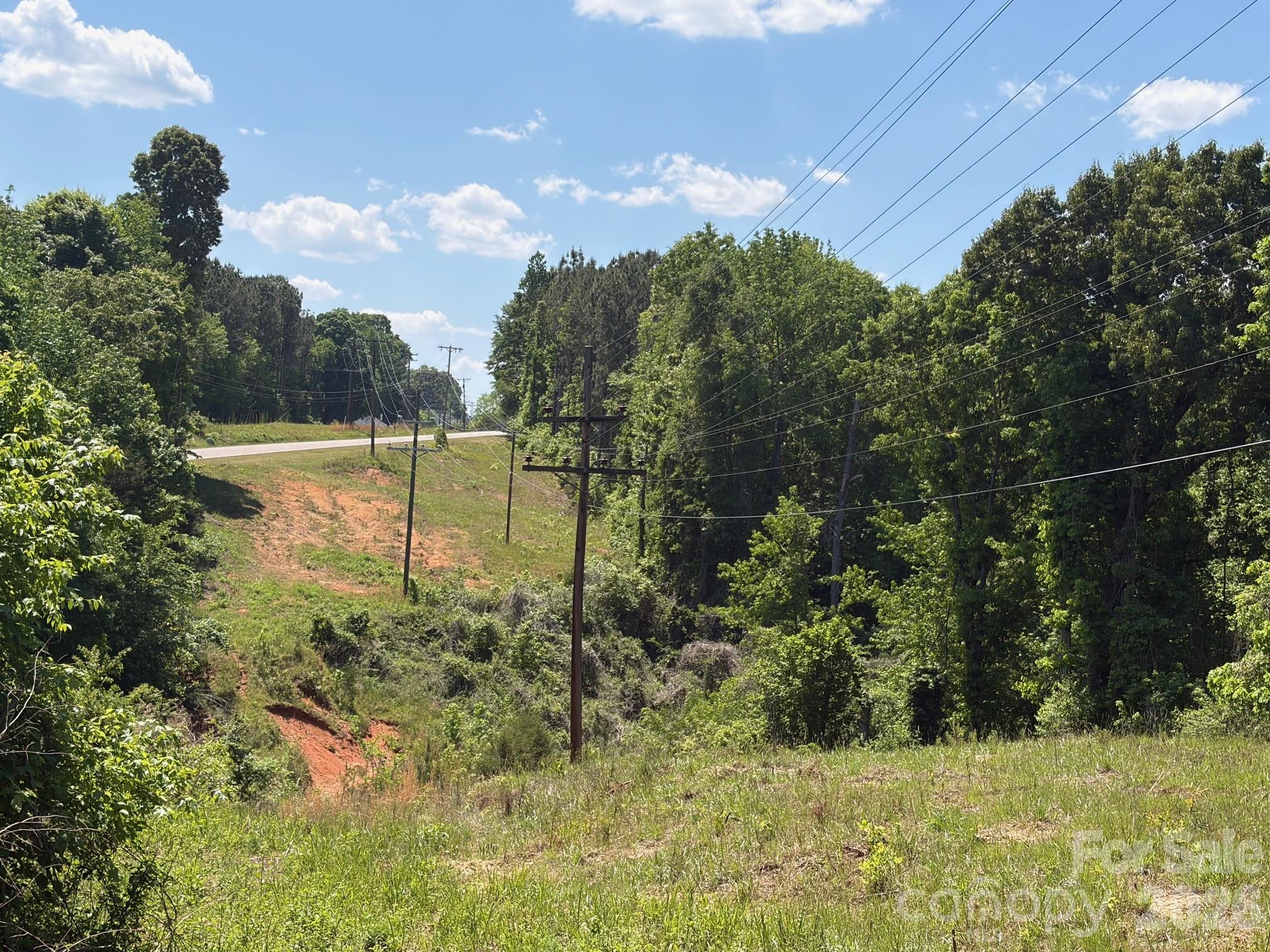 2607 Lockhart Highway Property Photo 3
