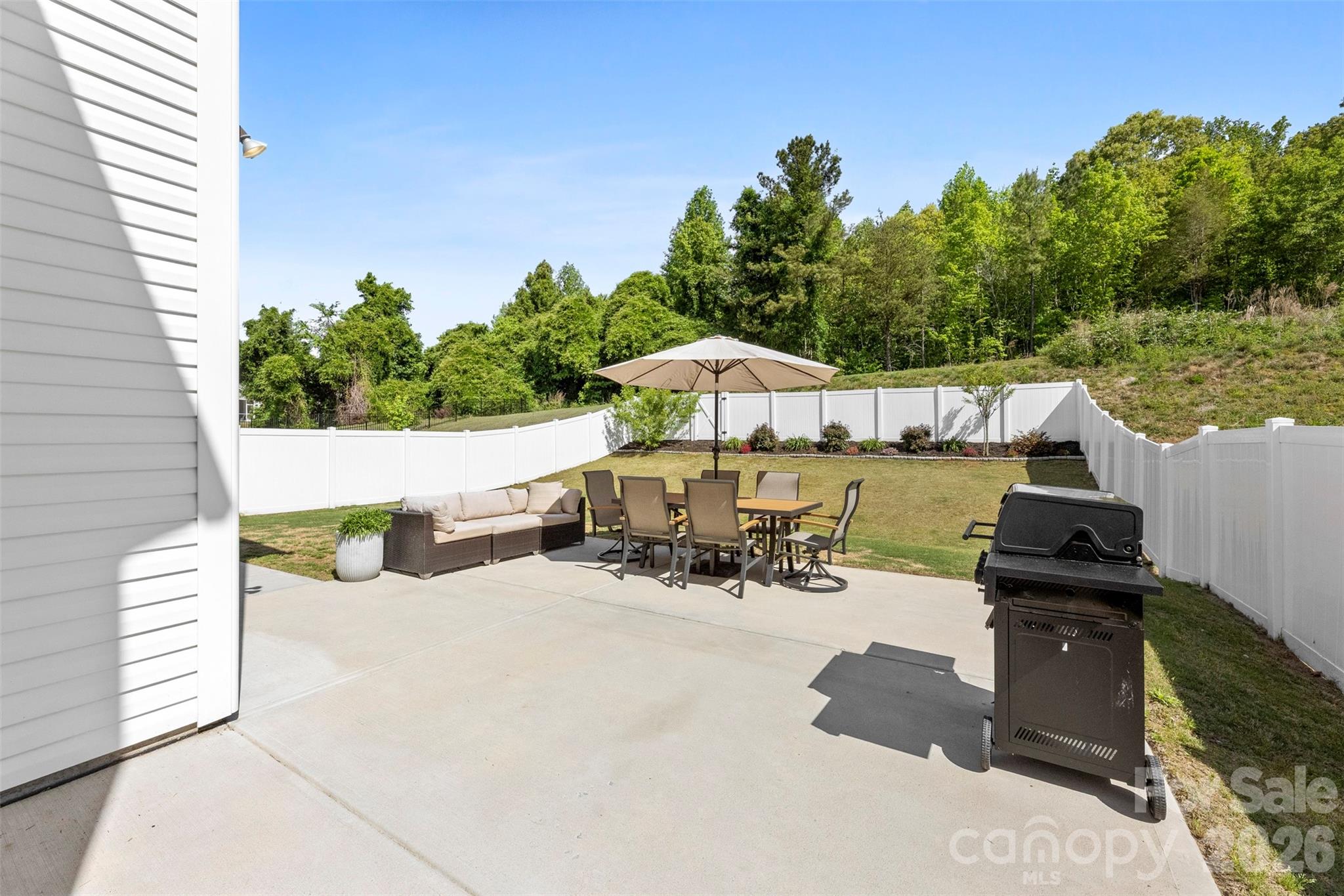 3152 Pinehills Way Property Photo 3