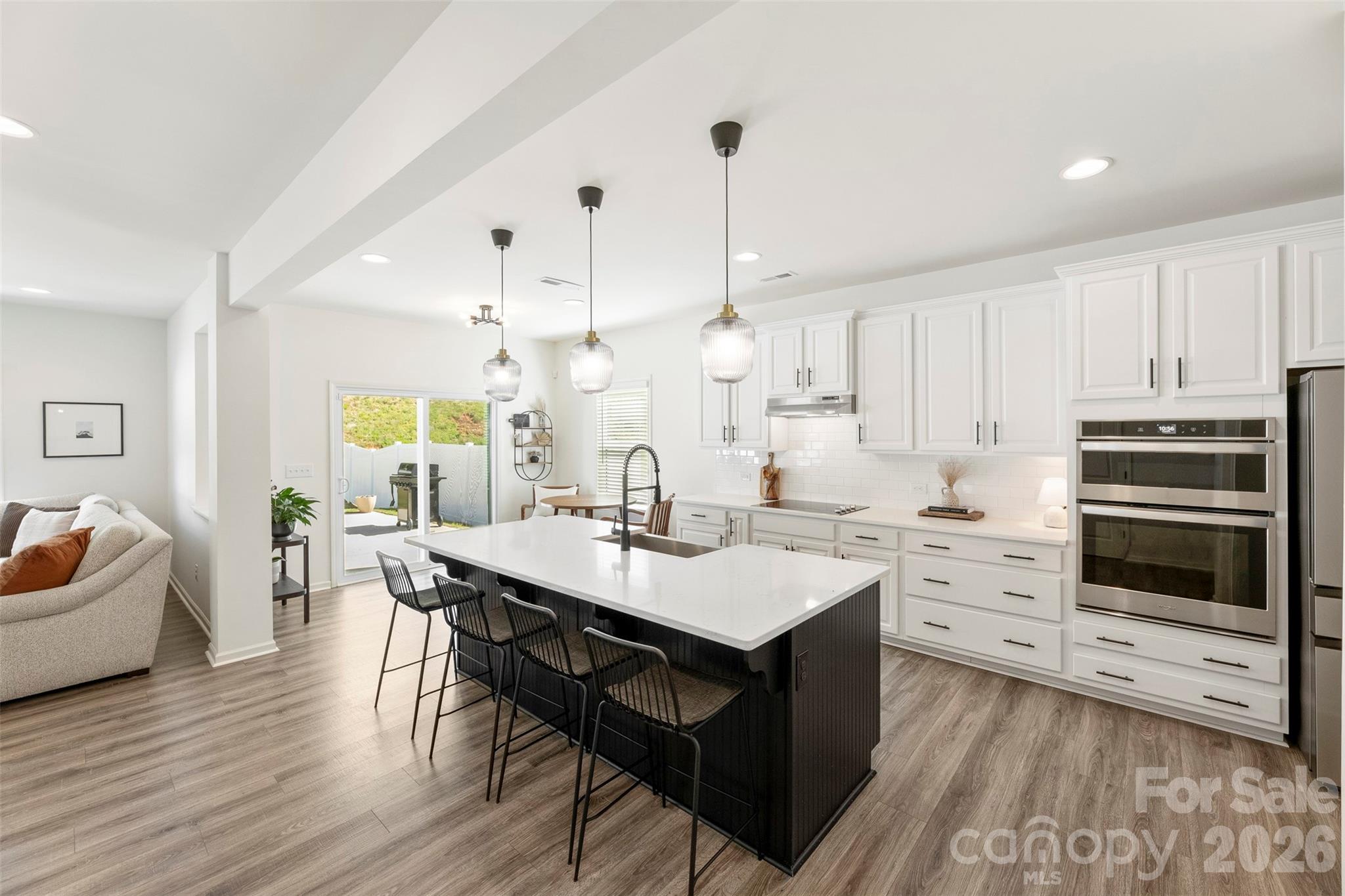 3152 Pinehills Way Property Photo 4