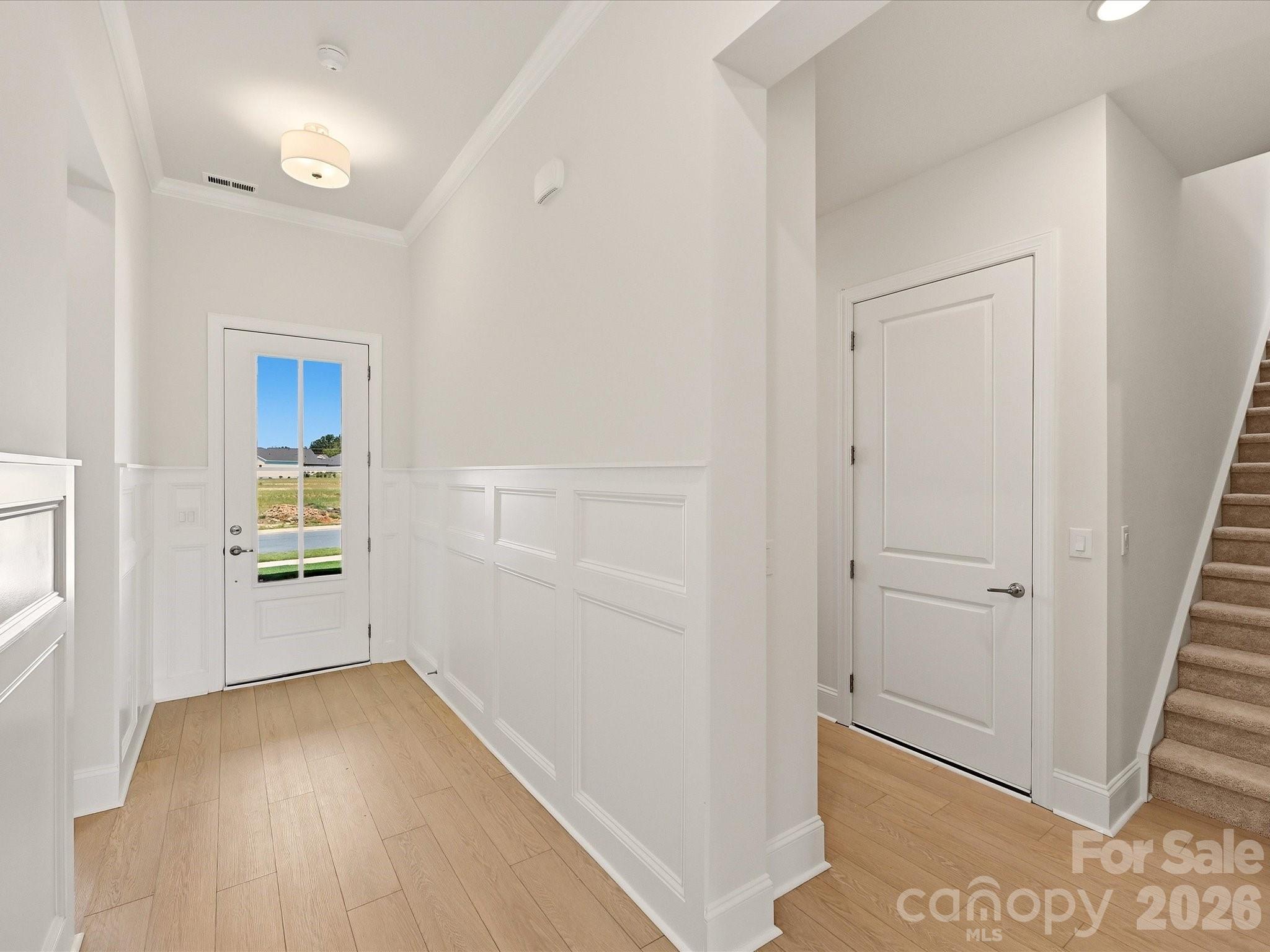 1157 Pastoral Place Property Photo 4