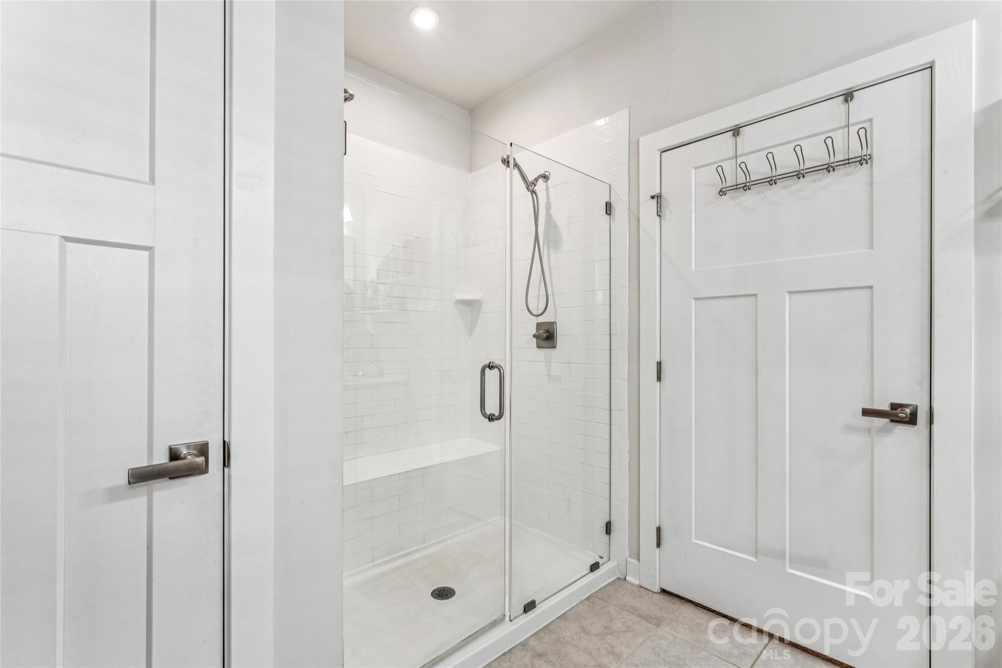 5042 Summer Surprise Lane Property Photo 17