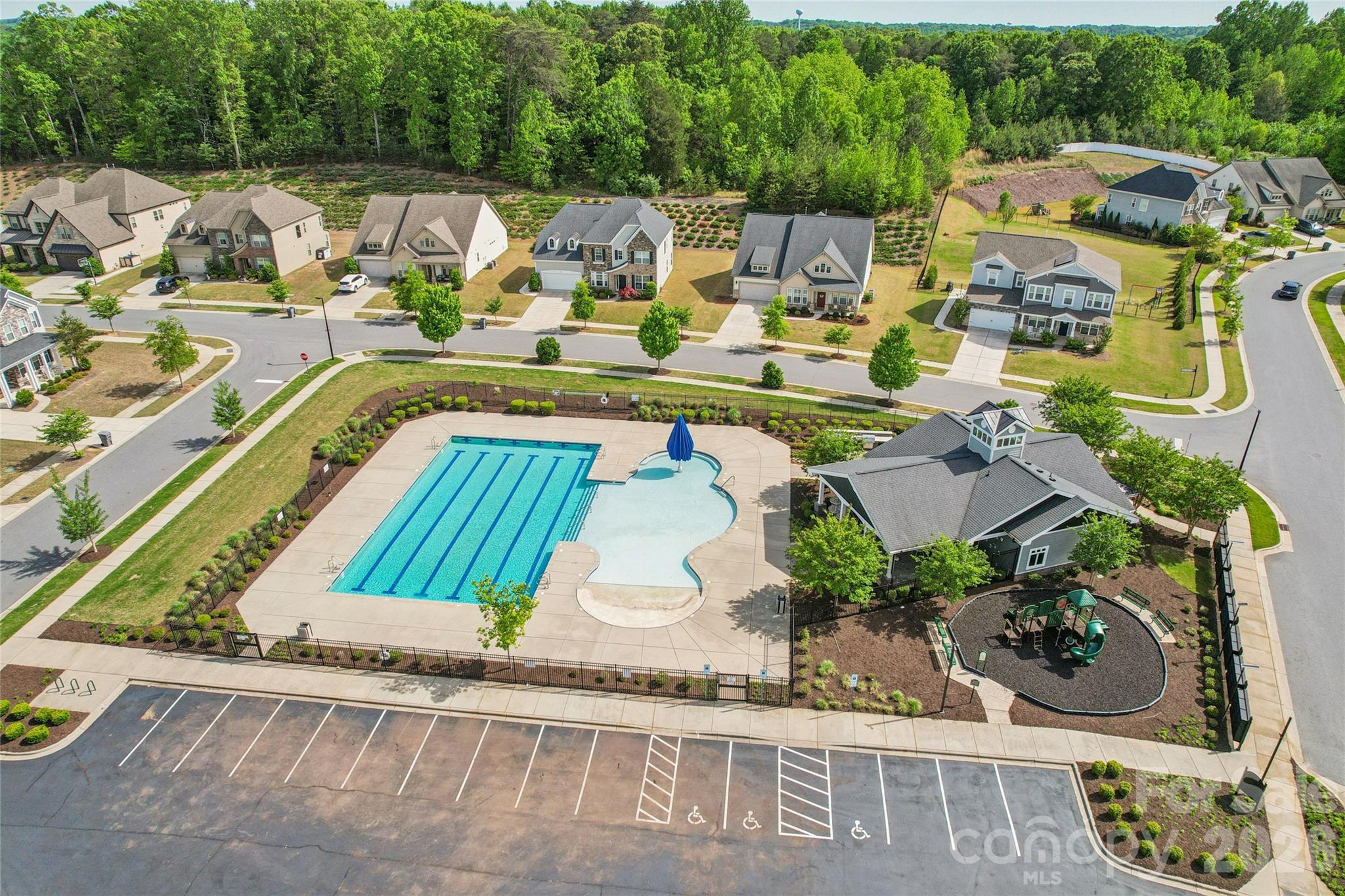 5042 Summer Surprise Lane Property Photo 41
