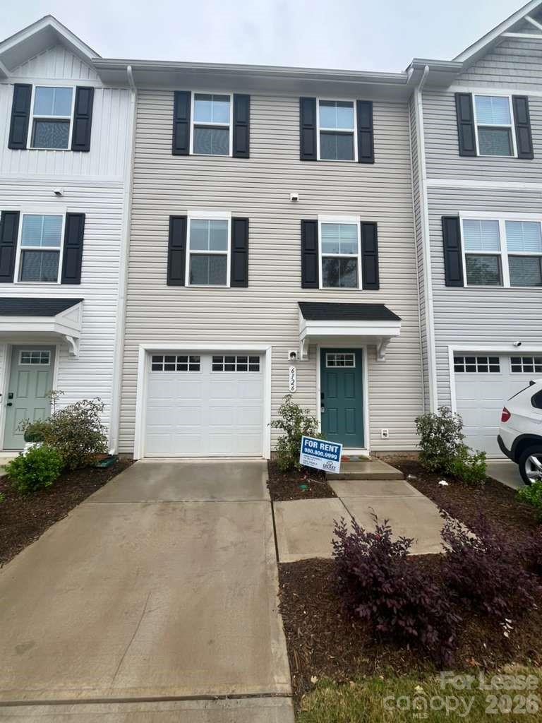 6126 Carrick Bend Court Property Photo 2