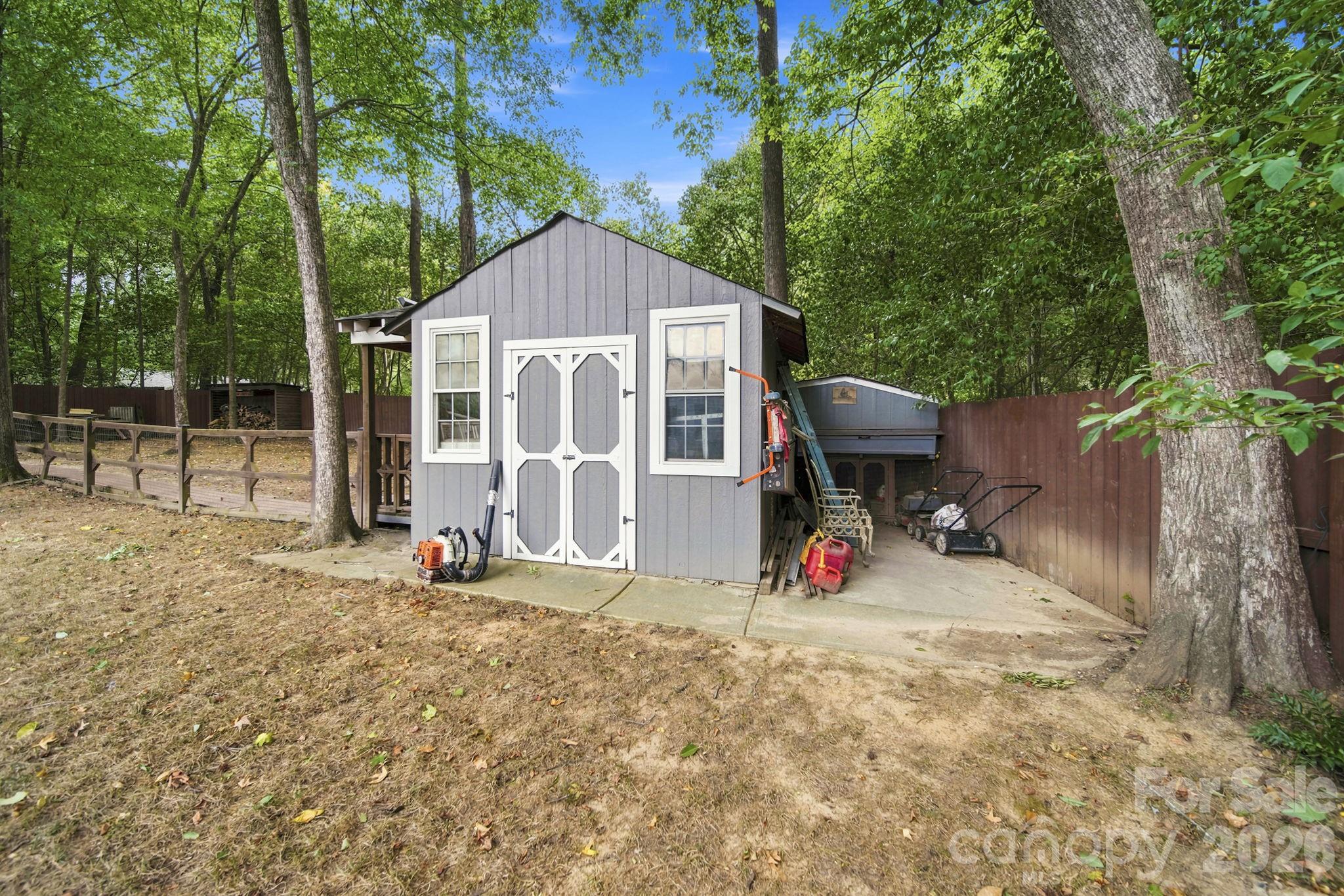 4515 Lindsay Lane Property Photo 10