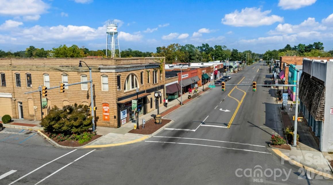 1021 Pemberley Street Property Photo 13