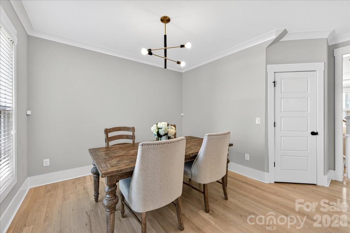 1413 Lomax Avenue Property Photo 18