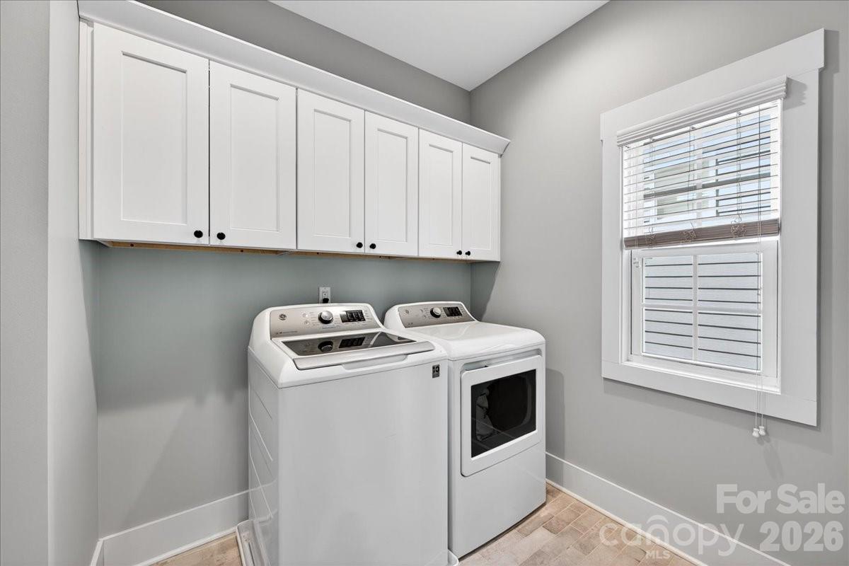 1413 Lomax Avenue Property Photo 20
