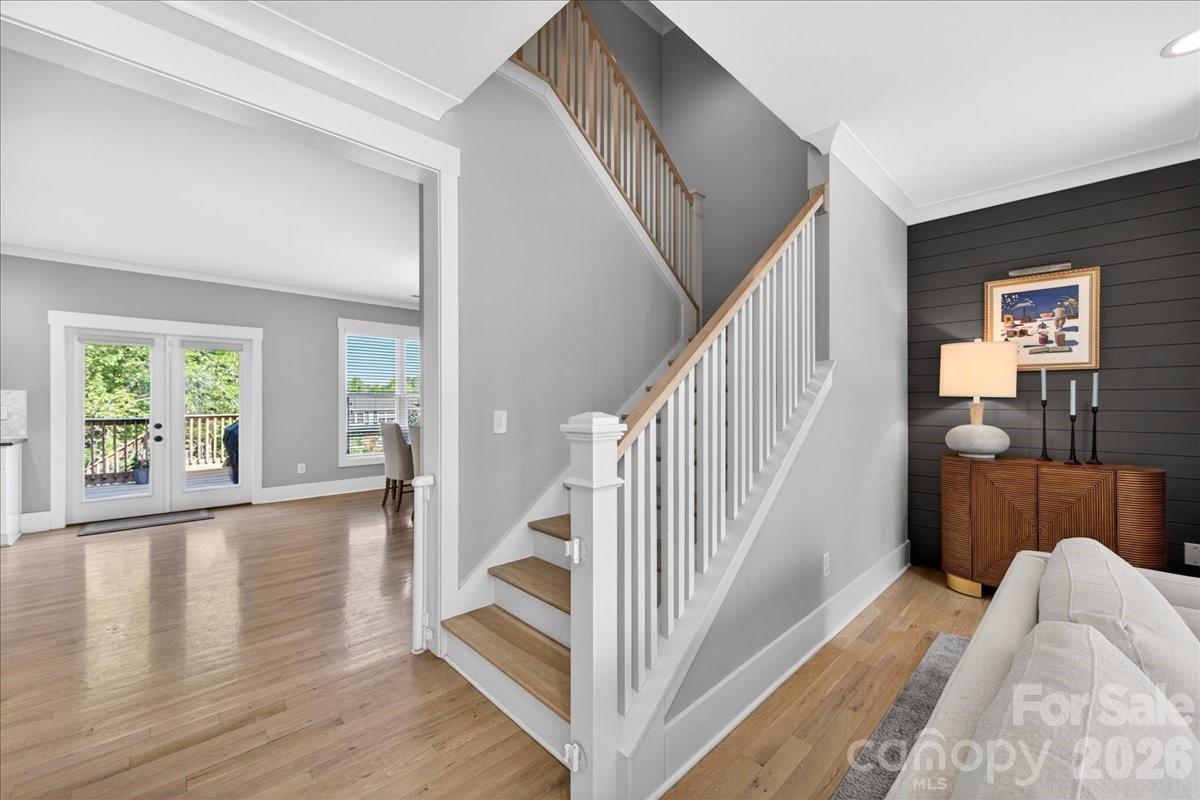 1413 Lomax Avenue Property Photo 21