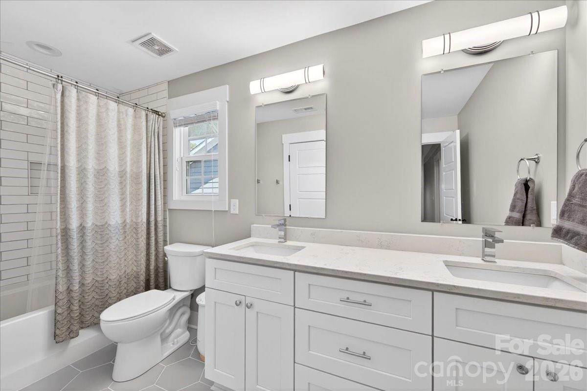 1413 Lomax Avenue Property Photo 32