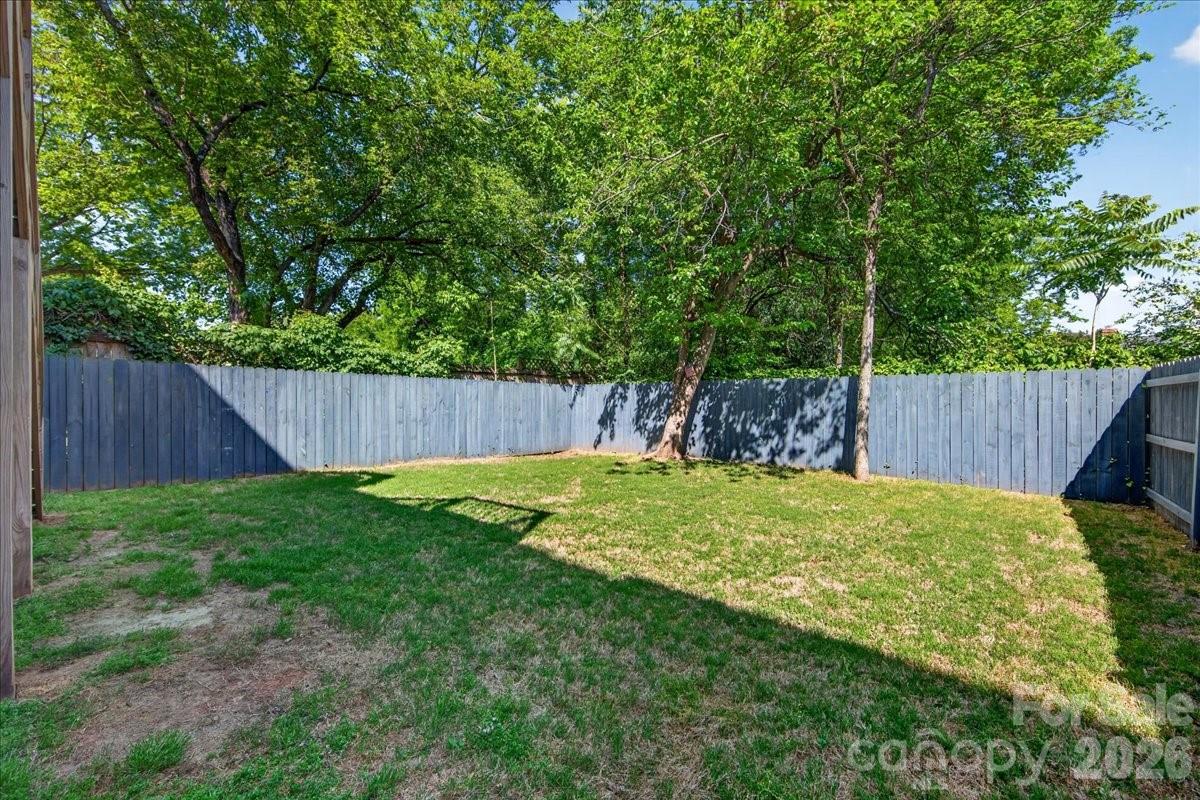 1413 Lomax Avenue Property Photo 40