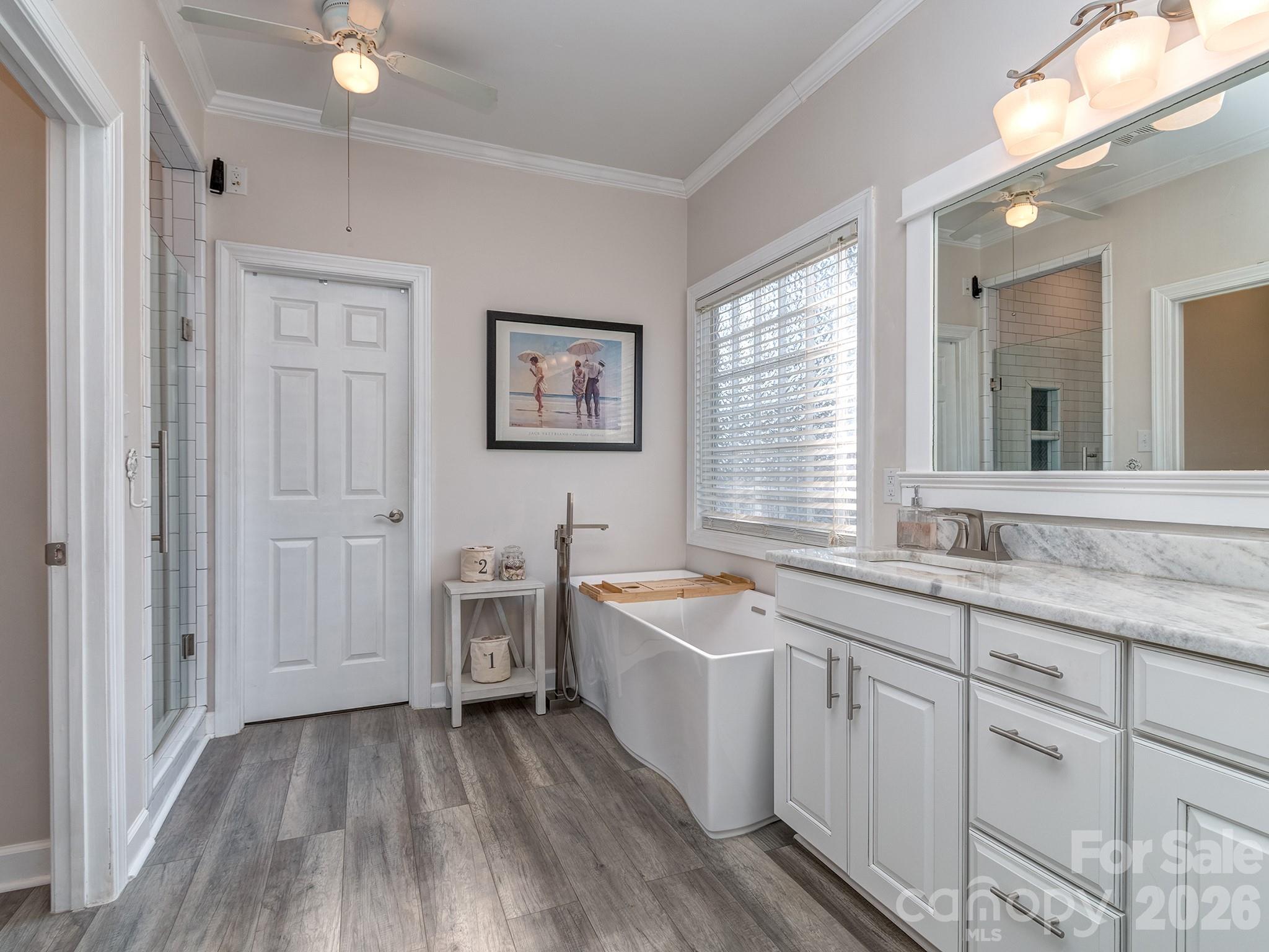 4651 Glasgow Court Property Photo 16